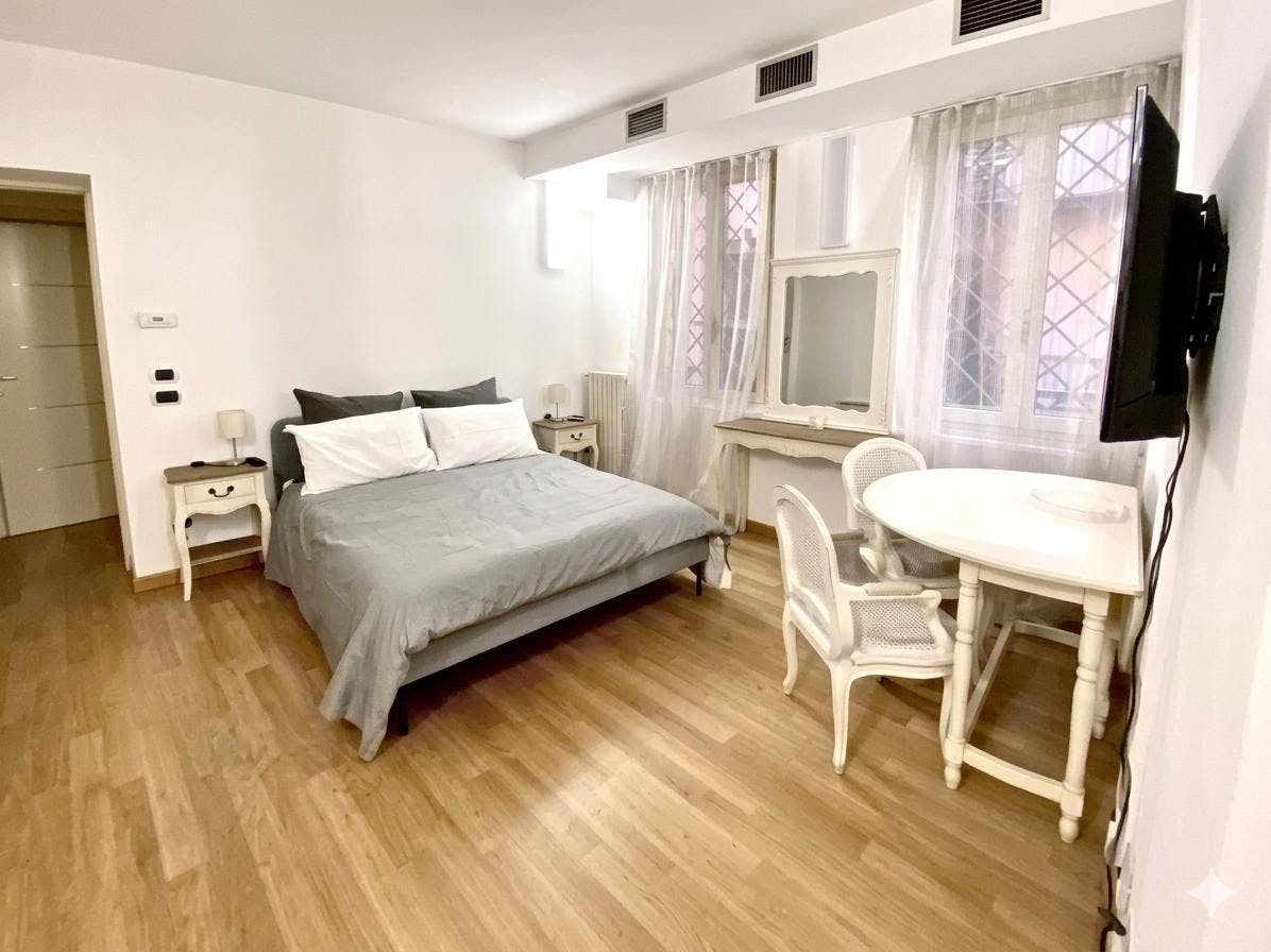 Via Agnello, Milan preview