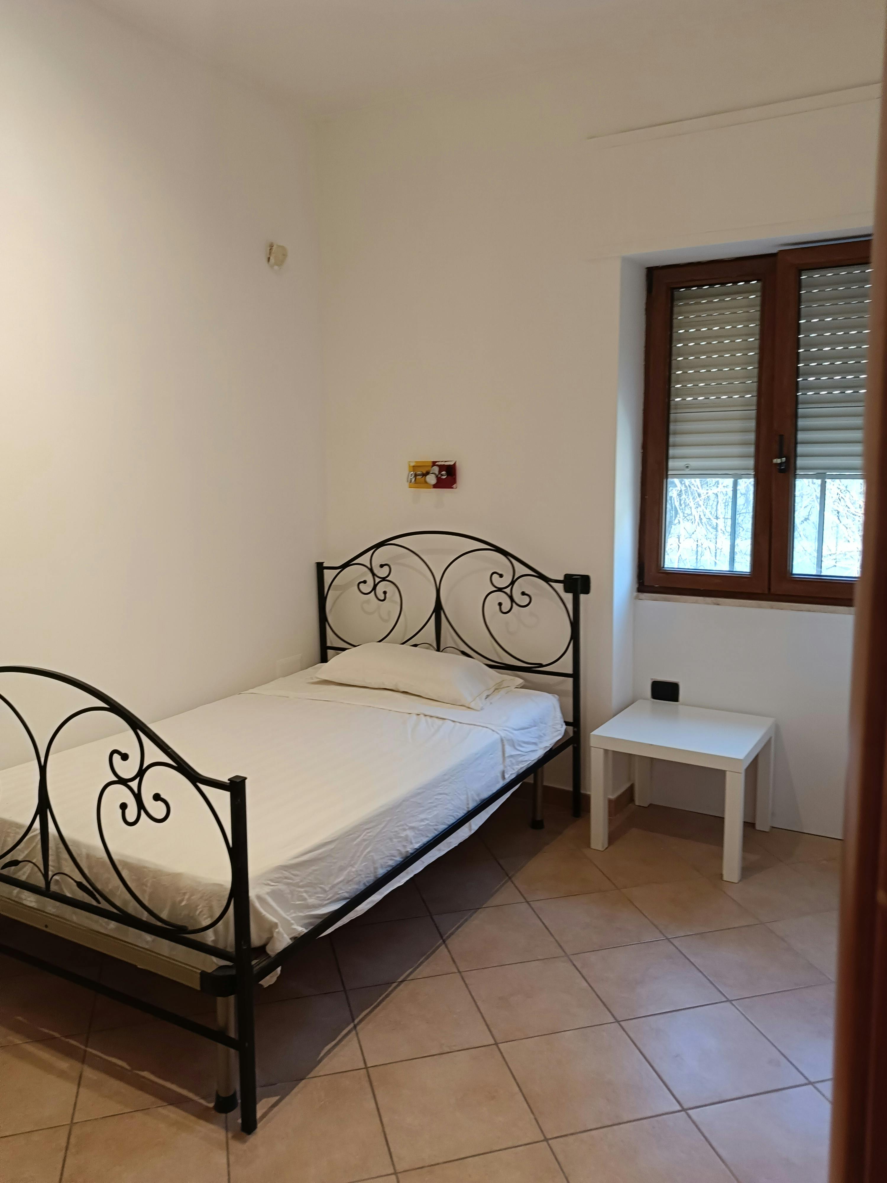 私人房间 正在以 €350 的月租出租，其位于 Cagliari, Via Sirai