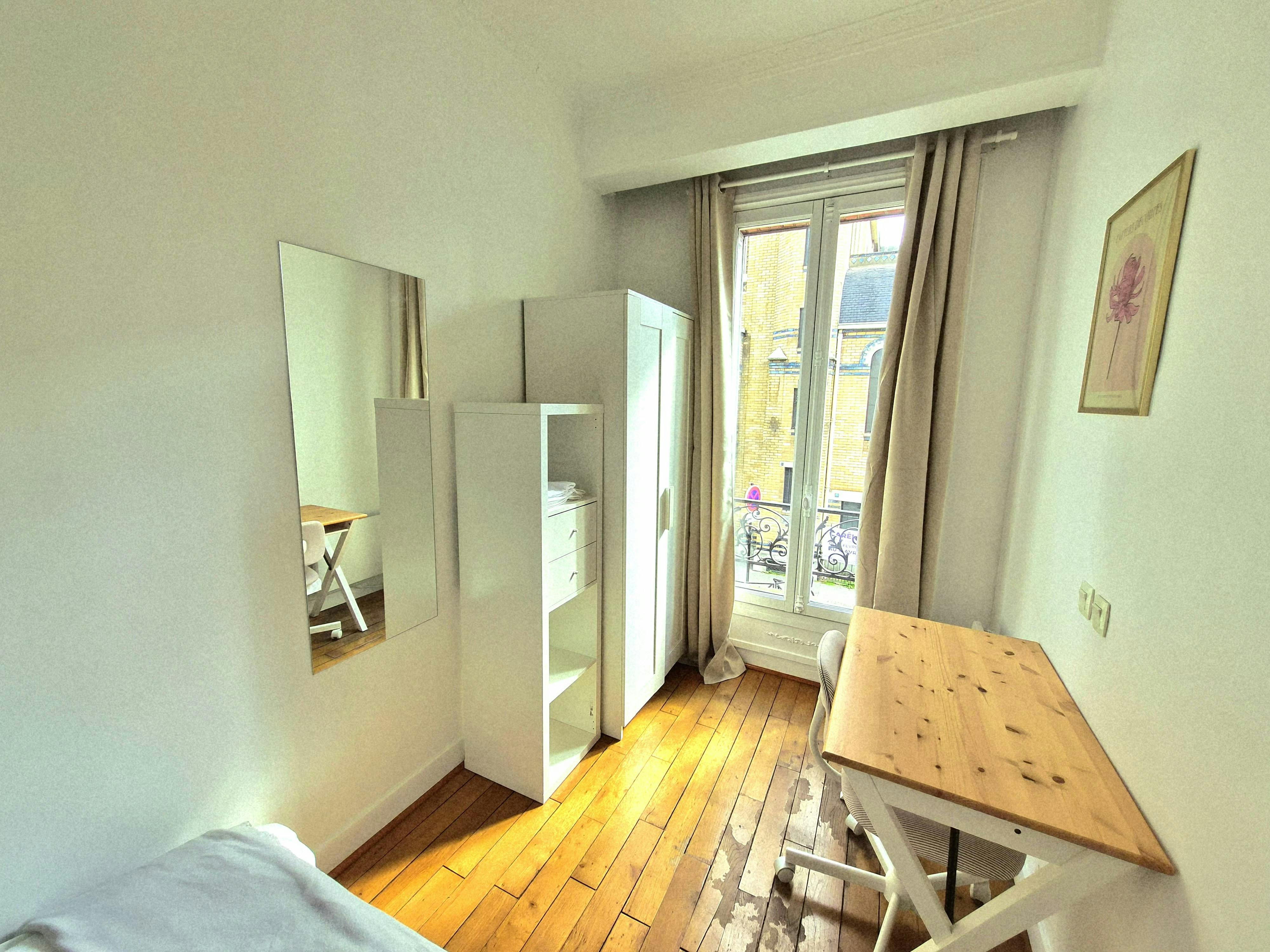 Single room Paris, 1 bed, 10m² — photo 3