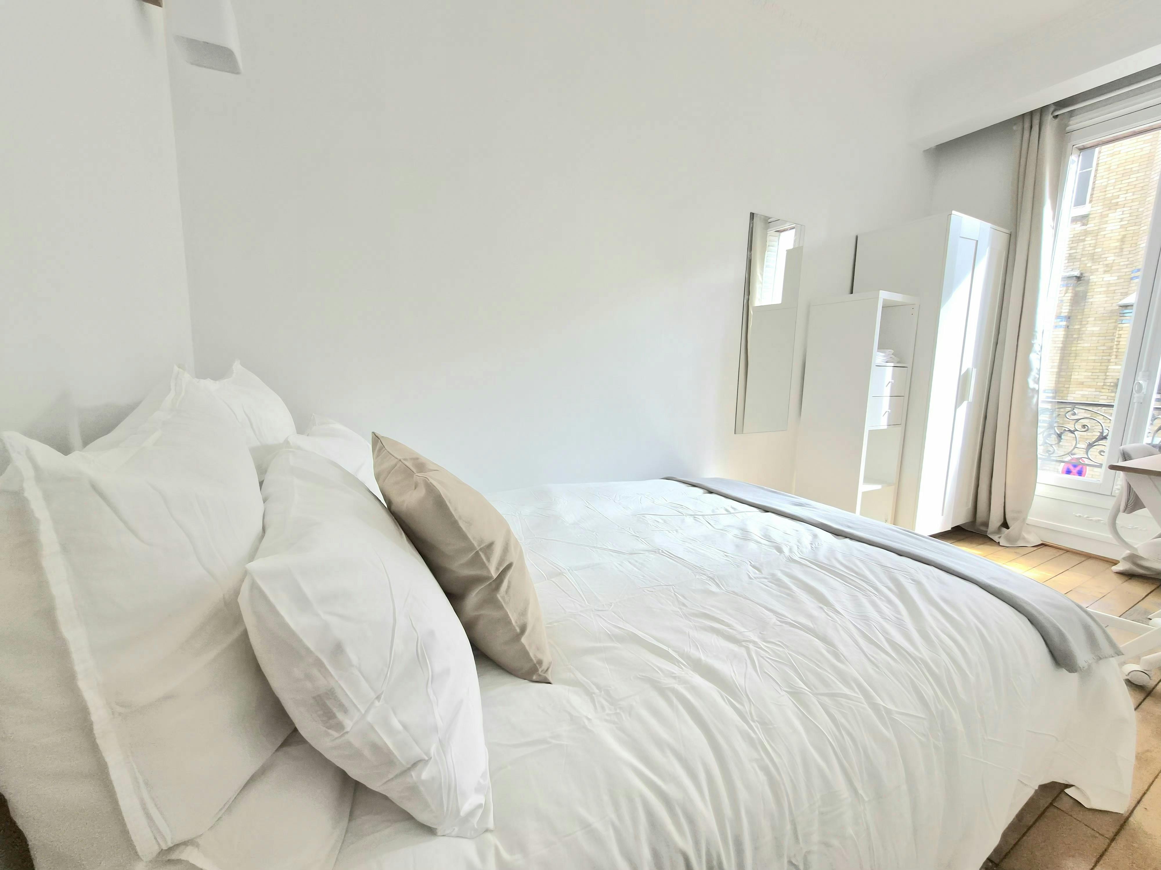 Rue Pouchet, Paris preview