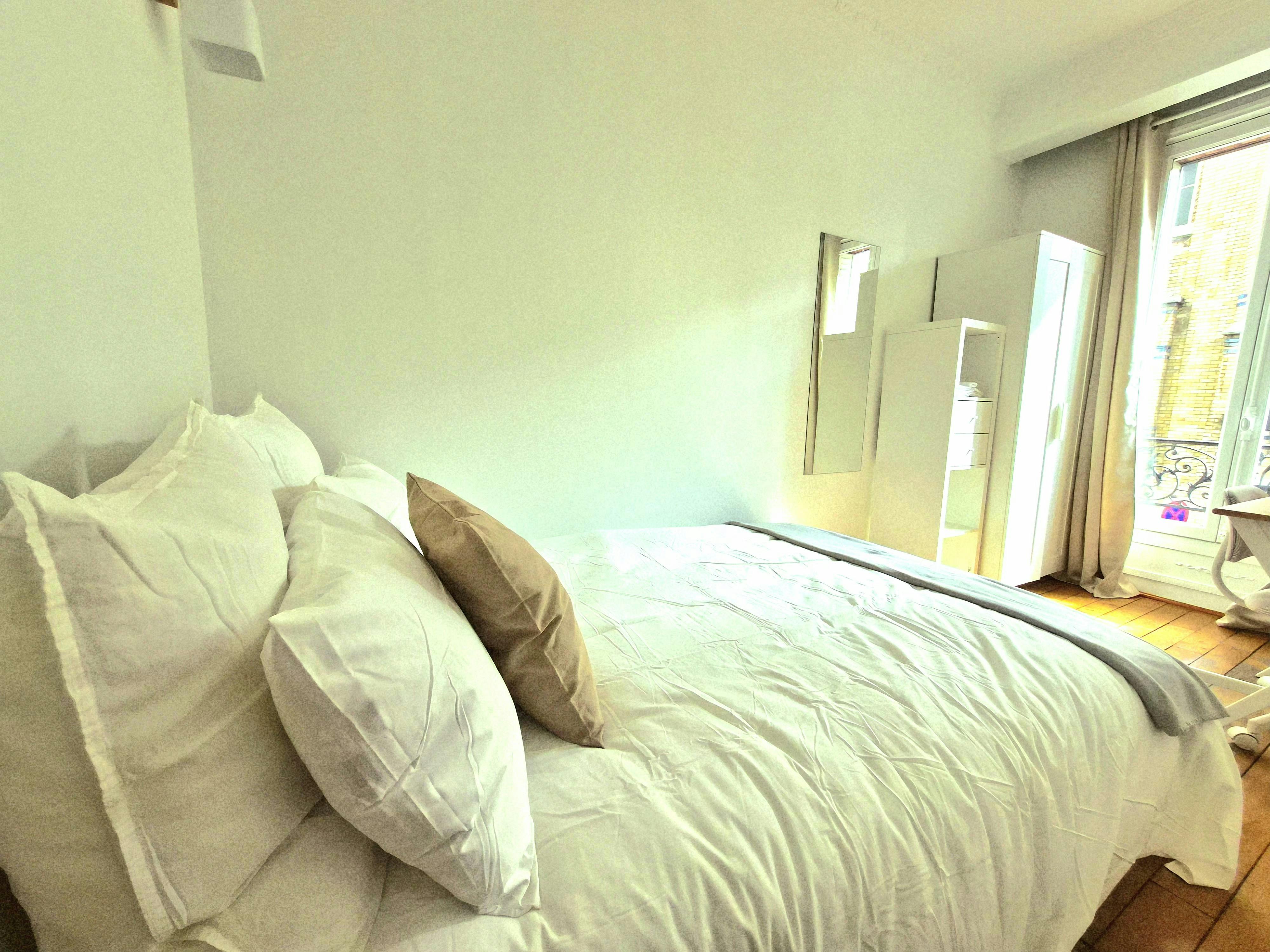 Single room Paris, 1 bed, 10m² — photo 1