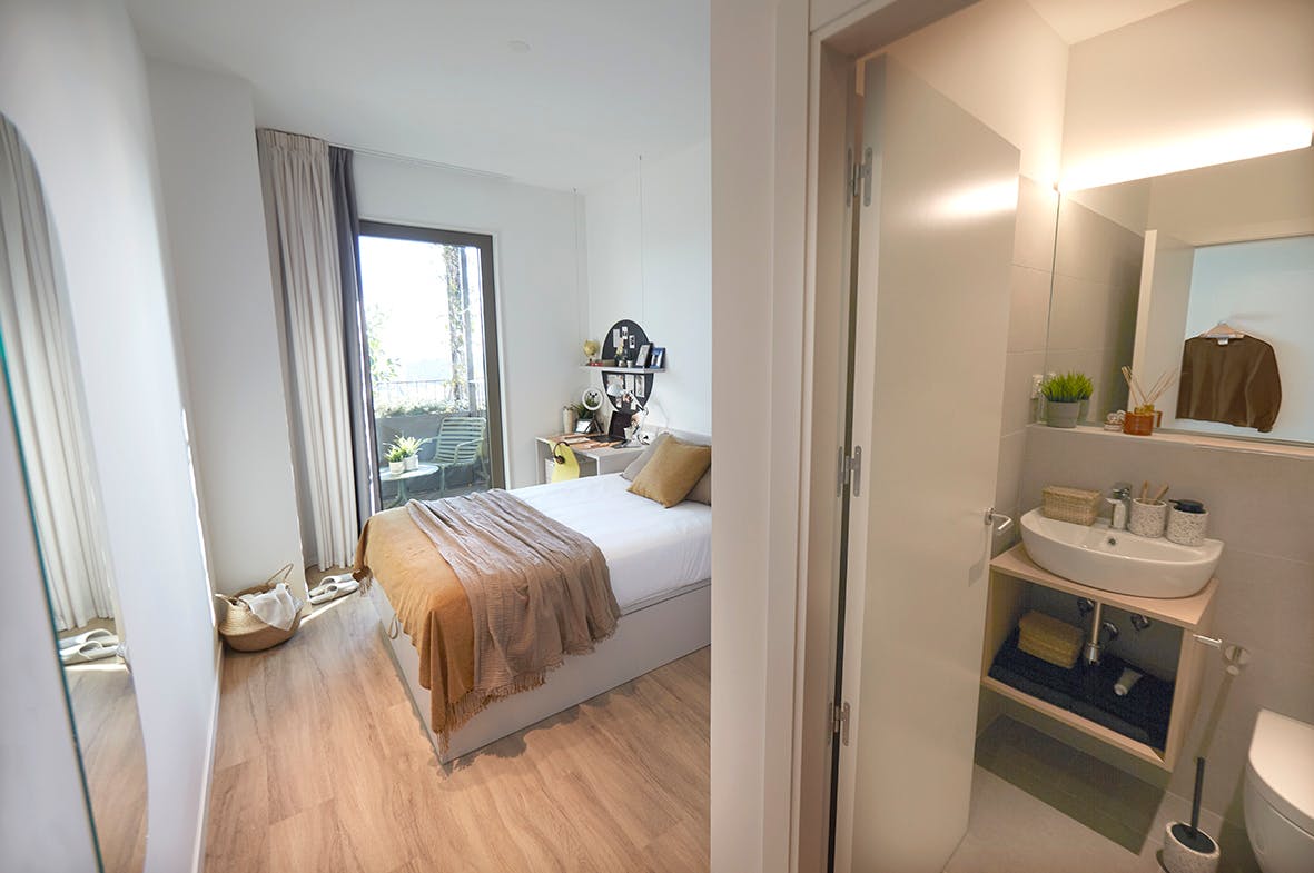 Avenida de Ahrensburg, Esplugues de Llobregat preview