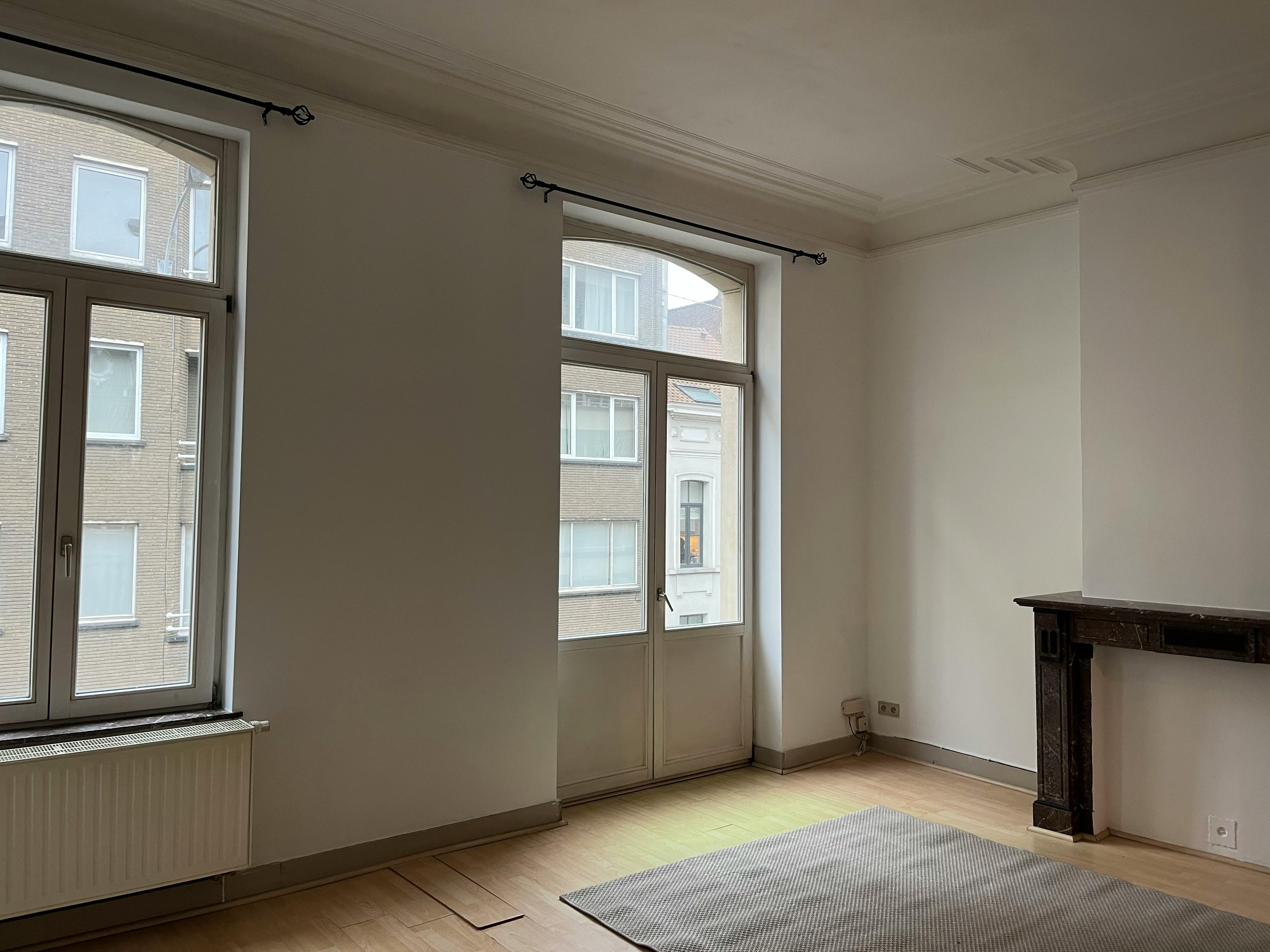 Apartment for rent for €1,100 per month in Ixelles, Tenbosch