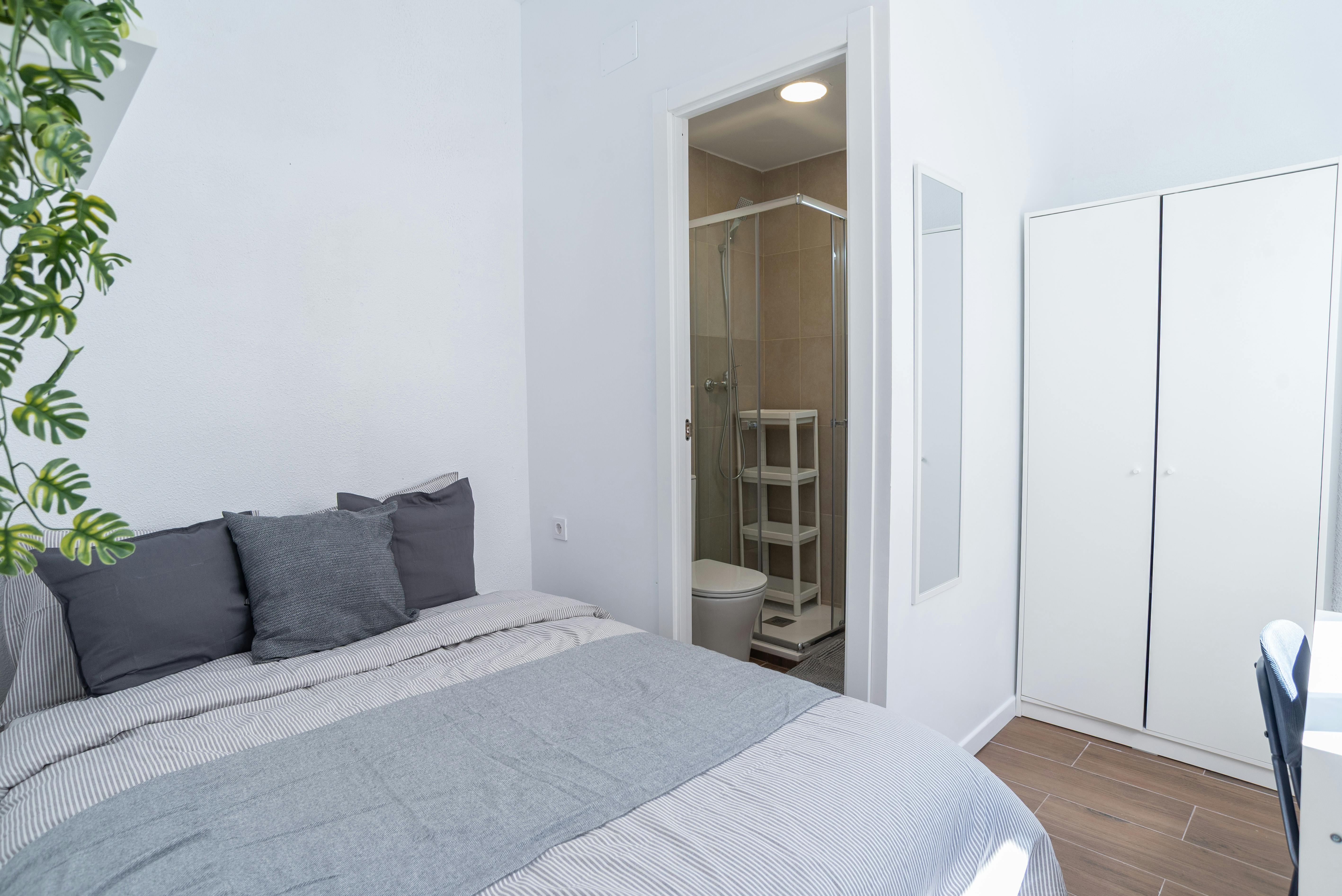 Single room Torrent, 1 bed, 7m² — photo 11