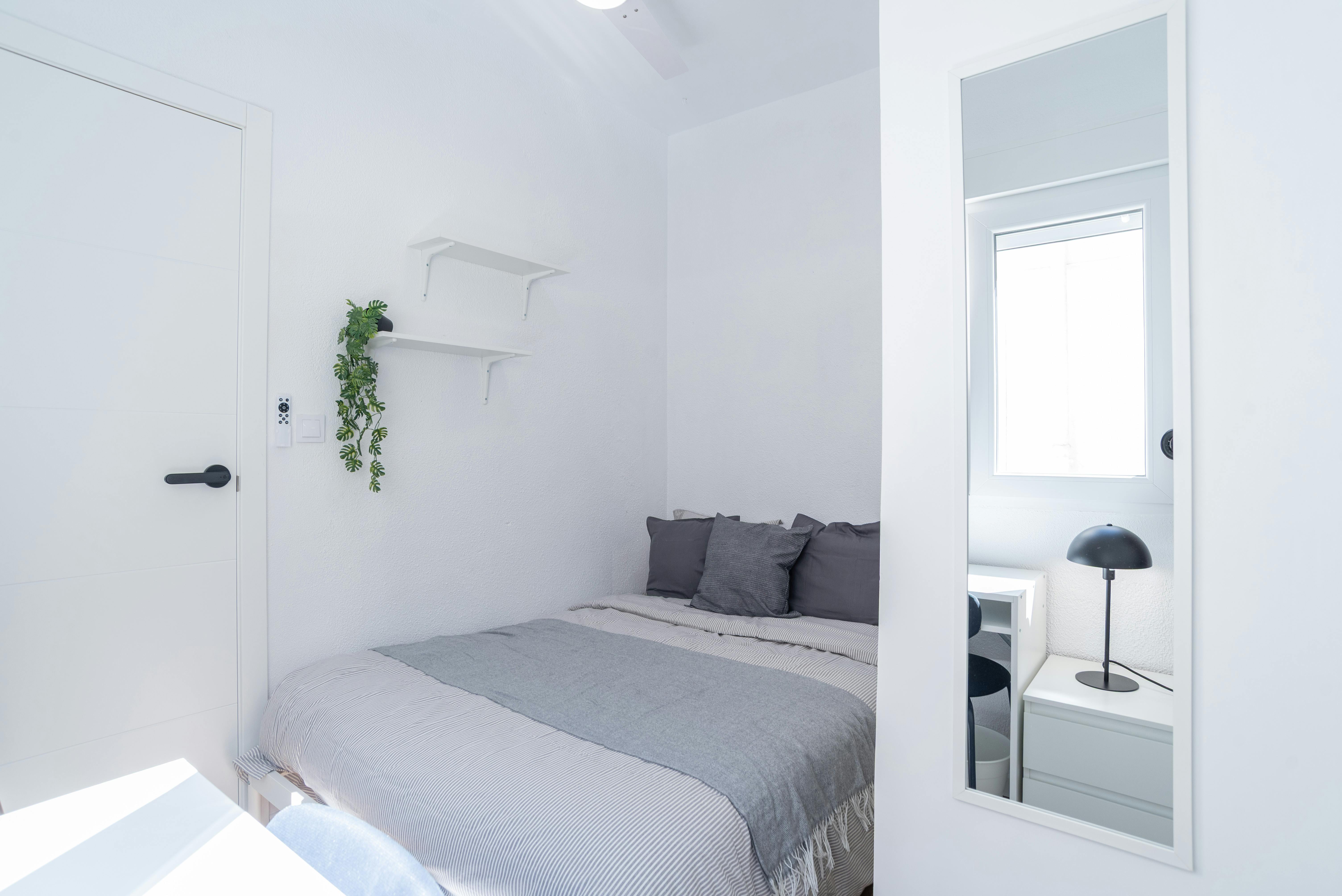 Single room Torrent, 1 bed, 7m² — photo 12