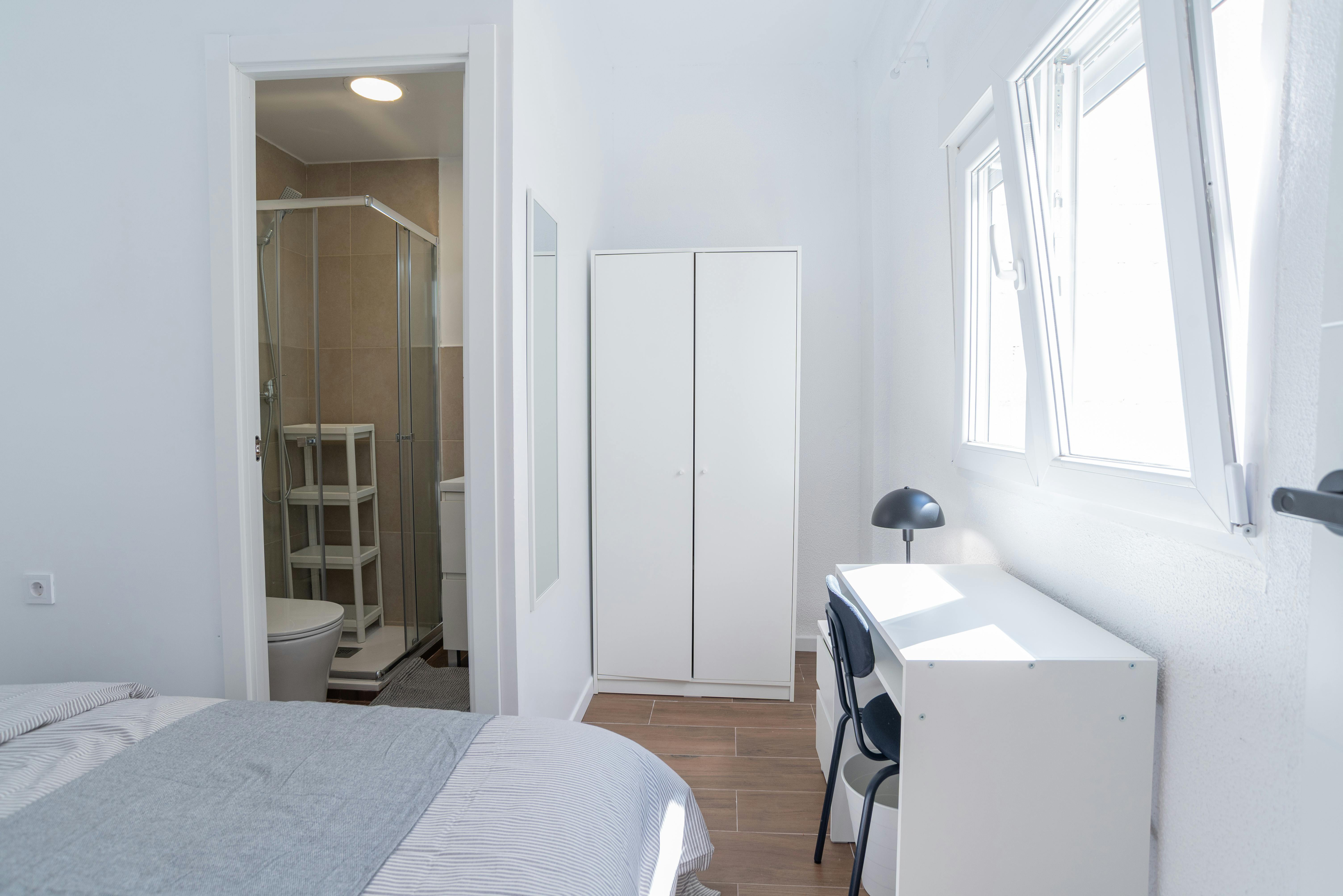 Single room Torrent, 1 bed, 7m² — photo 16