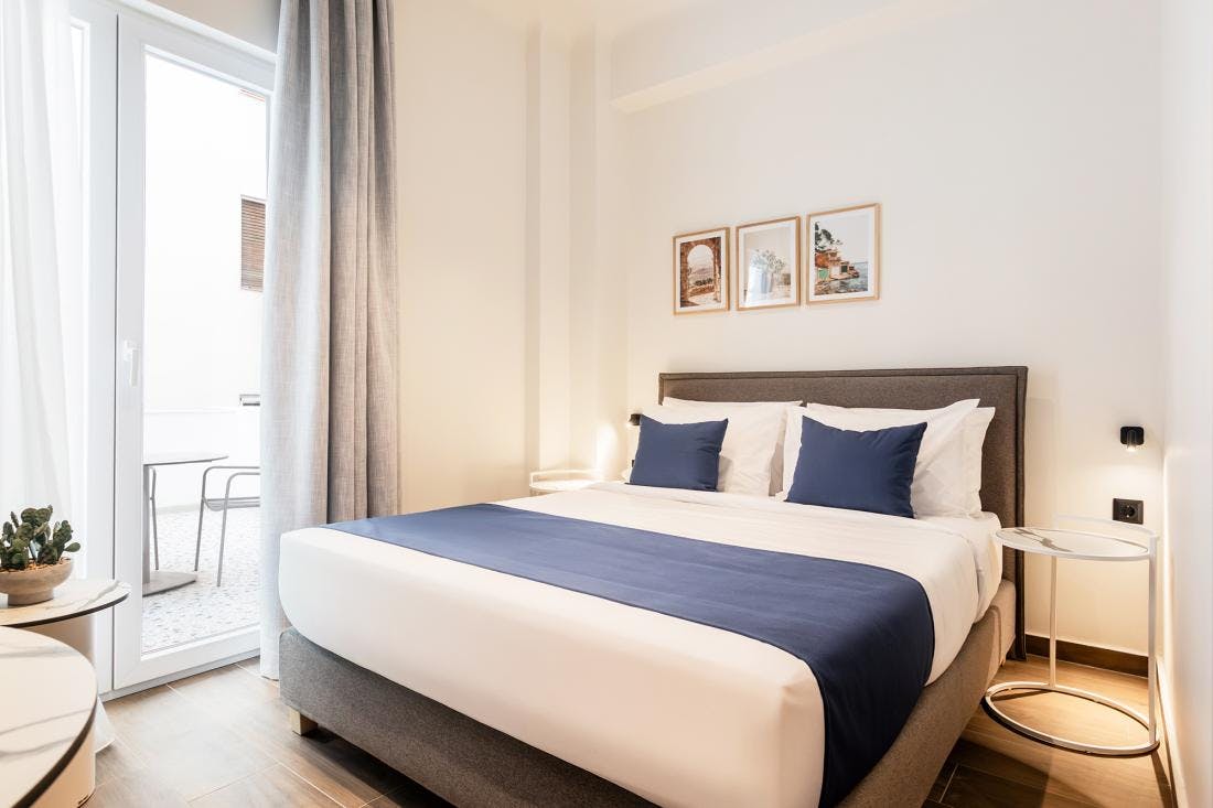 Kleomenous, Athina preview