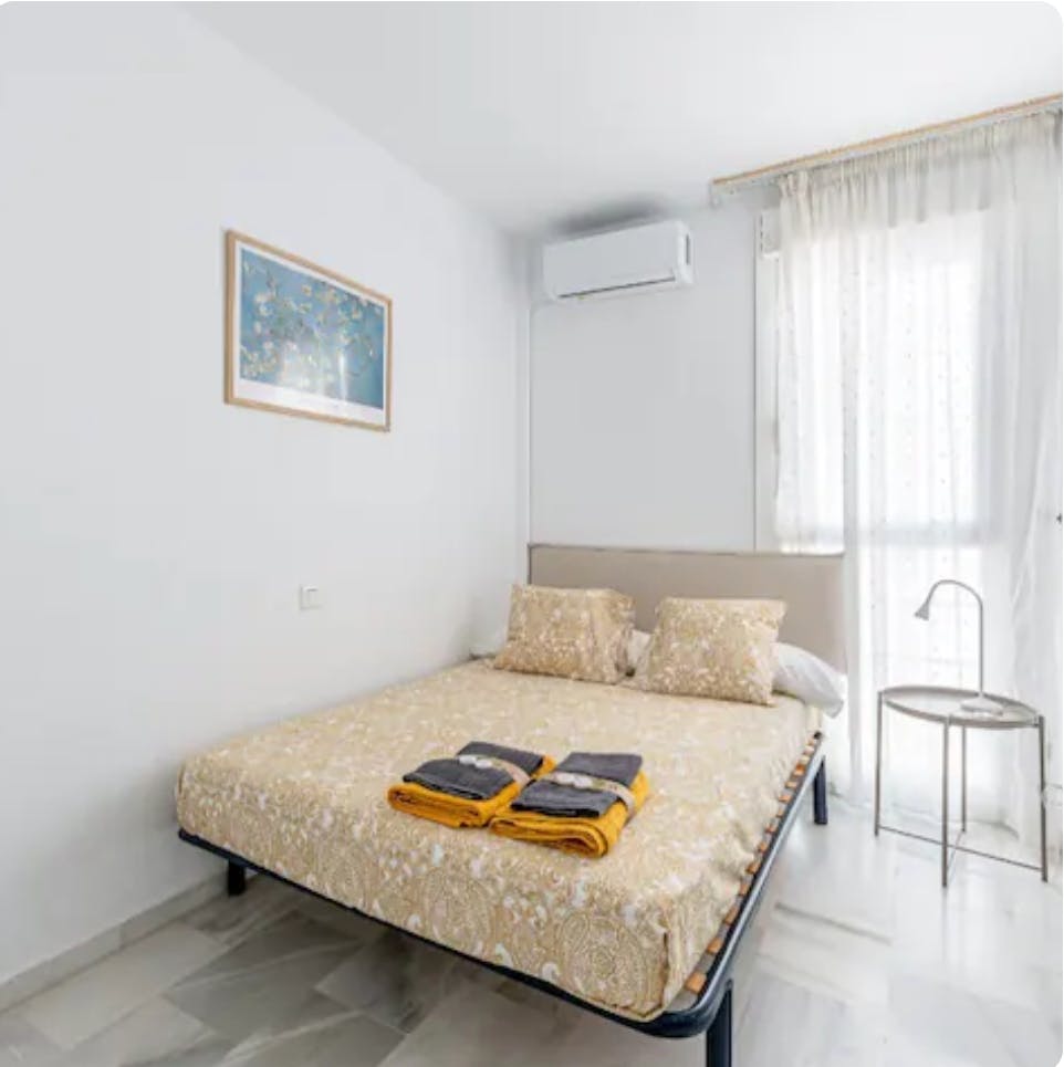 Отдельная комната сдается в аренду за 650 € в месяц в Benalmádena, Calle Bahía