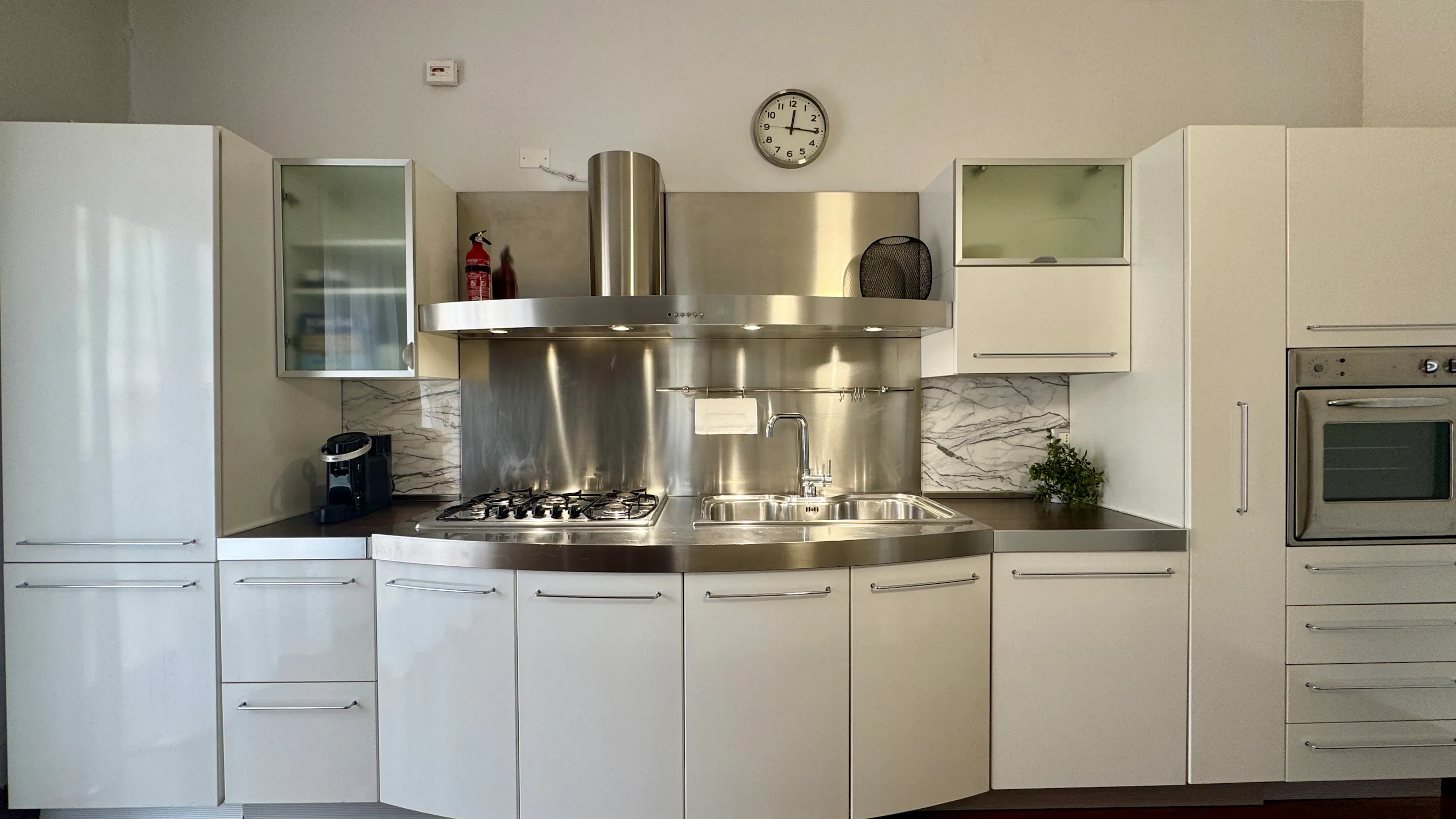 2-Bedroom Apartment in Viale Epipoli, Siracusa ROOM 1