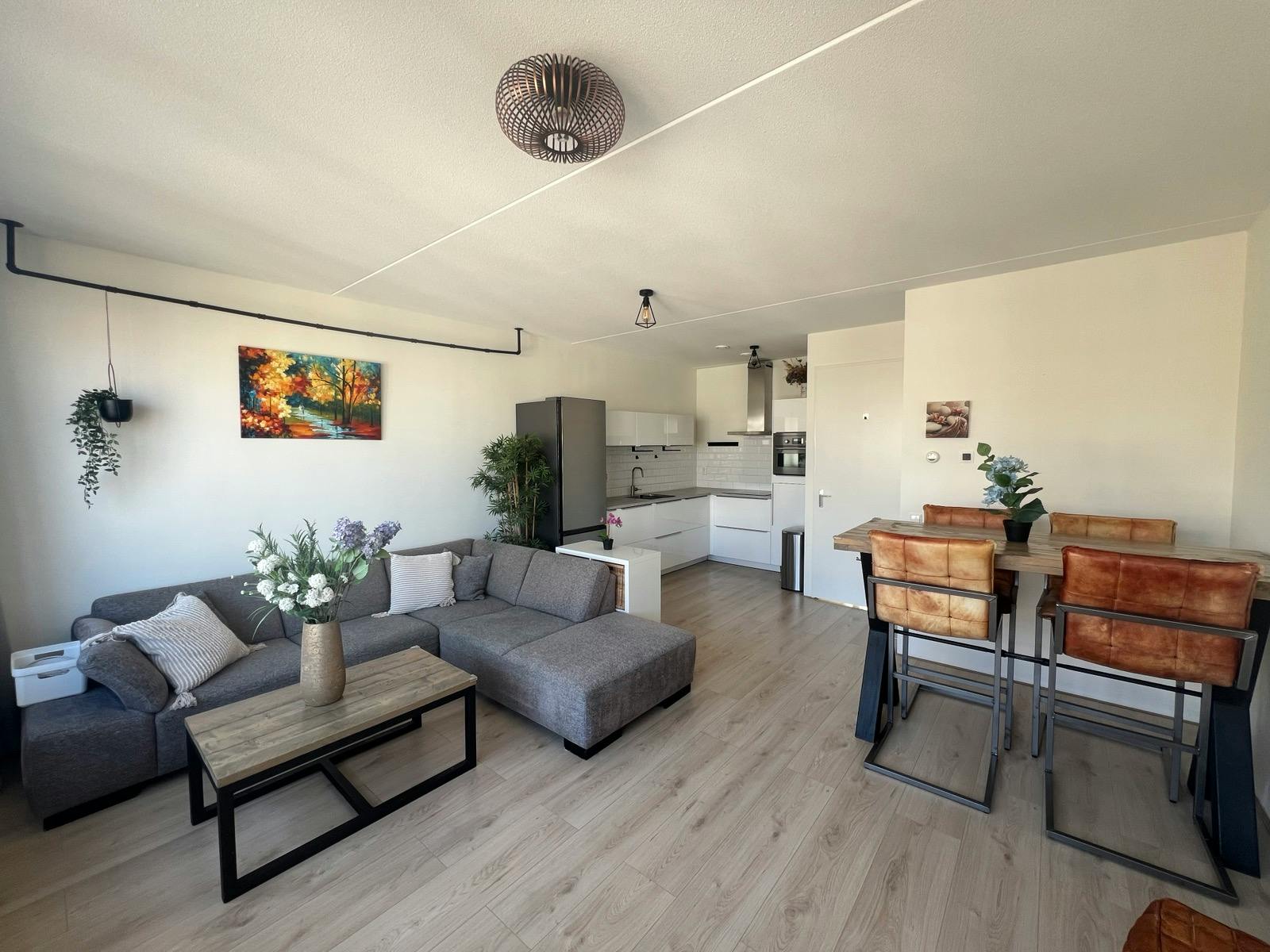 Apartment for rent for €2,450 per month in The Hague, Johannes Camphuijsstraat