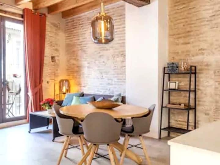Apartment for rent for €2,500 per month in Valencia, Carrer de la Bosseria