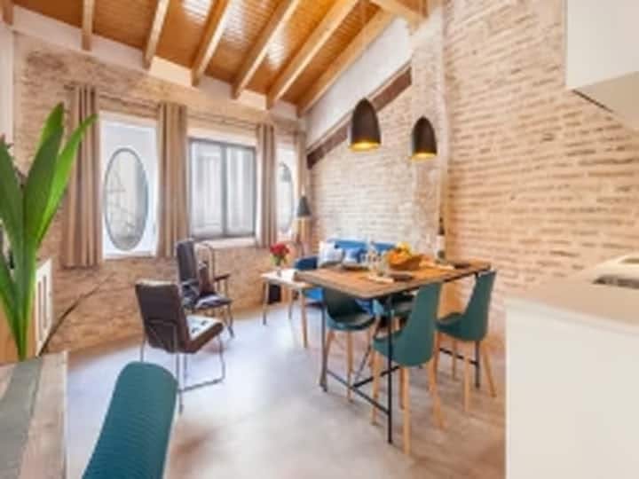 Appartement à louer pour 3 000 €/mois à Valencia, Carrer de la Bosseria