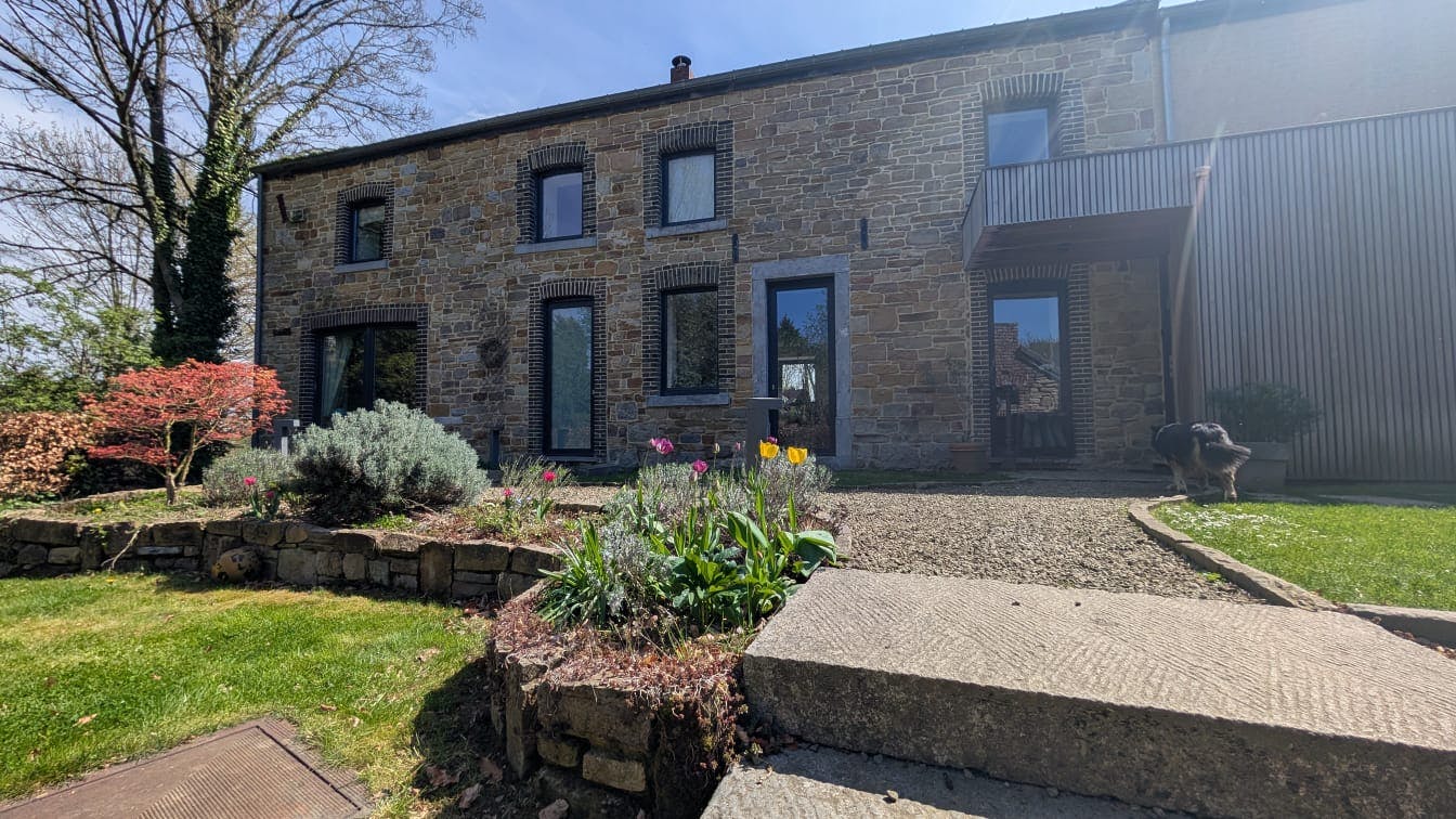 Maison à louer pour 1 750 €/mois à Modave, Rue Chaussée des Romains