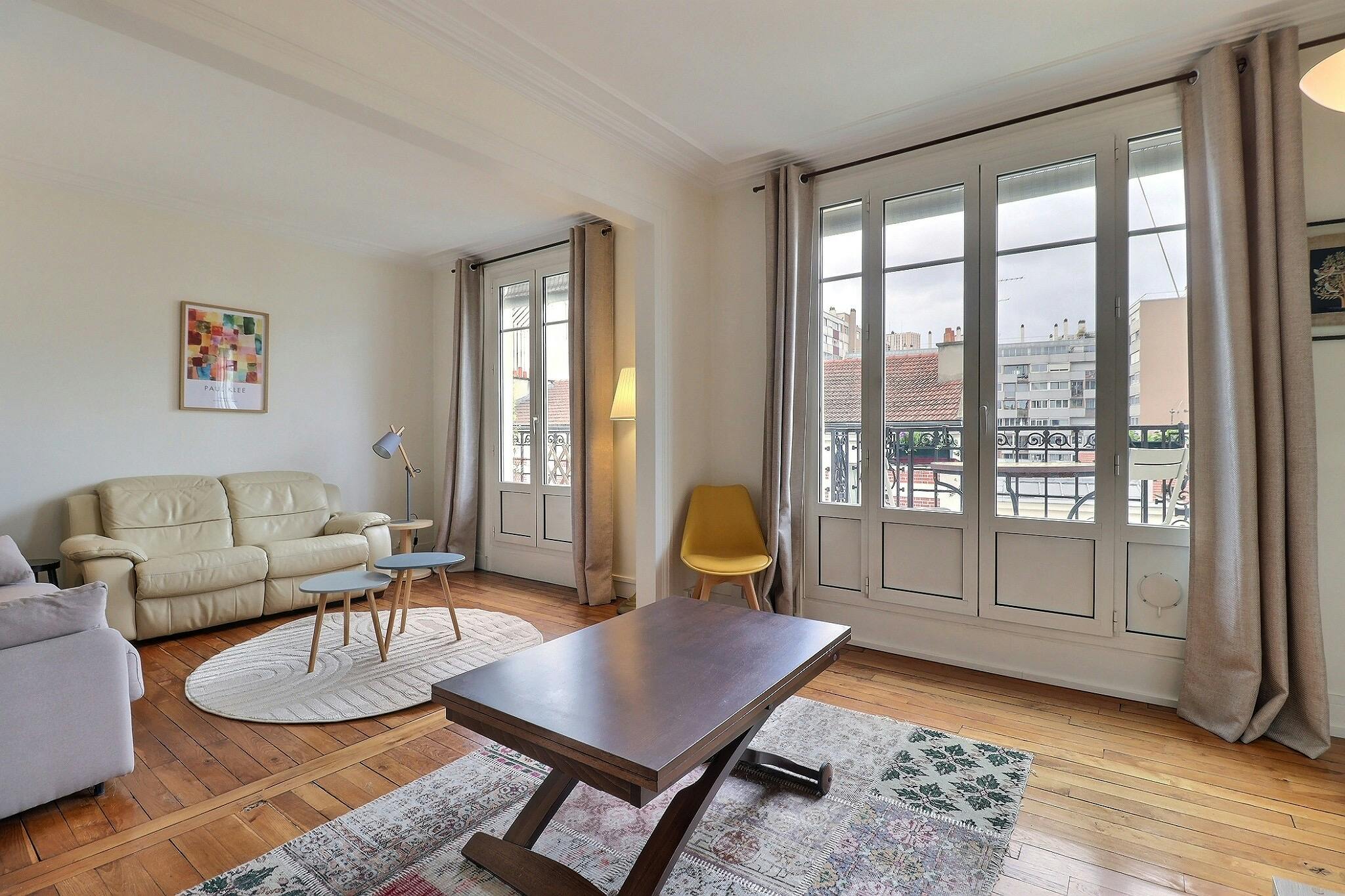 Rue du Dessous des Berges, Paris preview