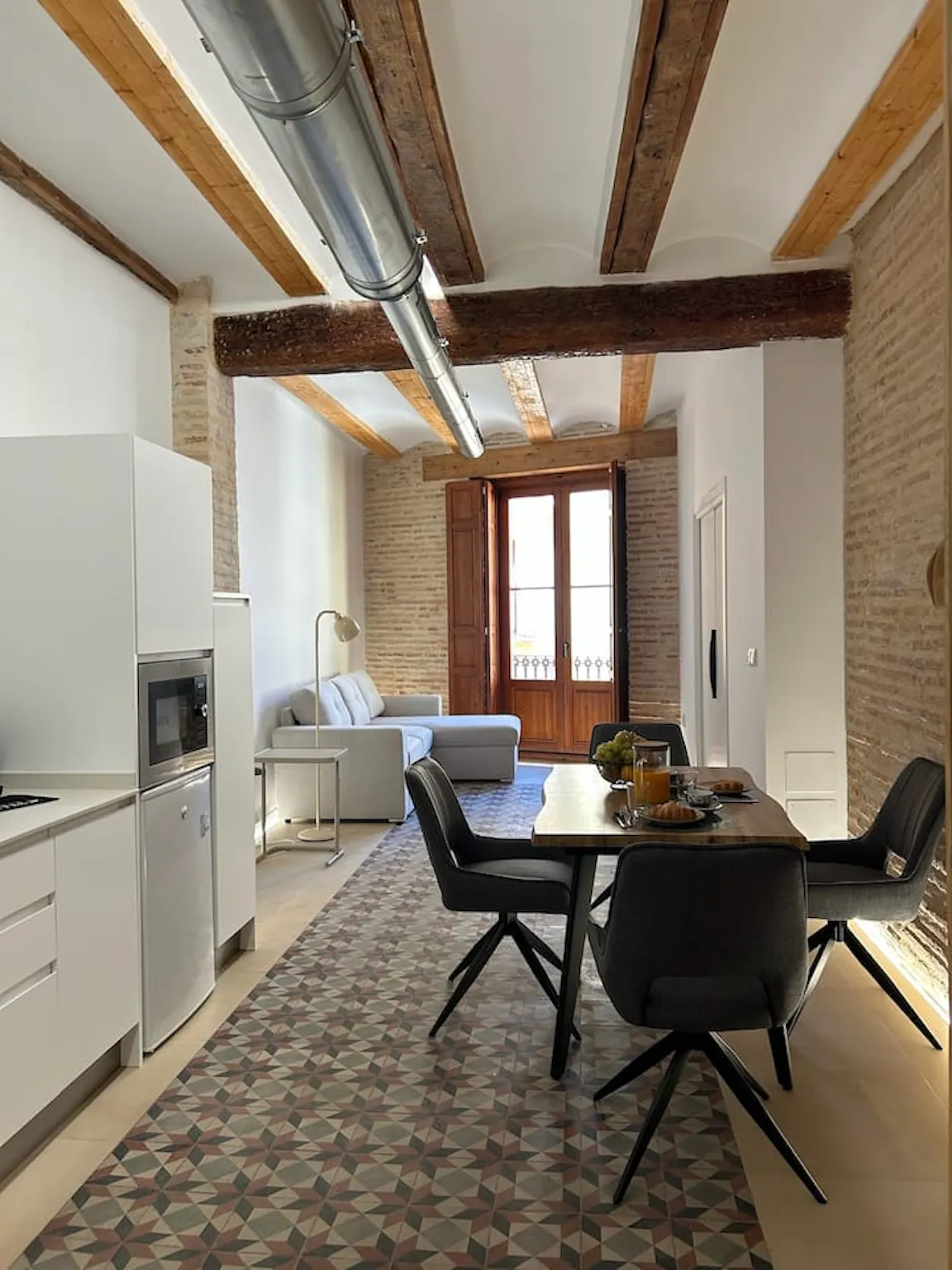 Plaça de Beneyto i Coll, Valencia preview