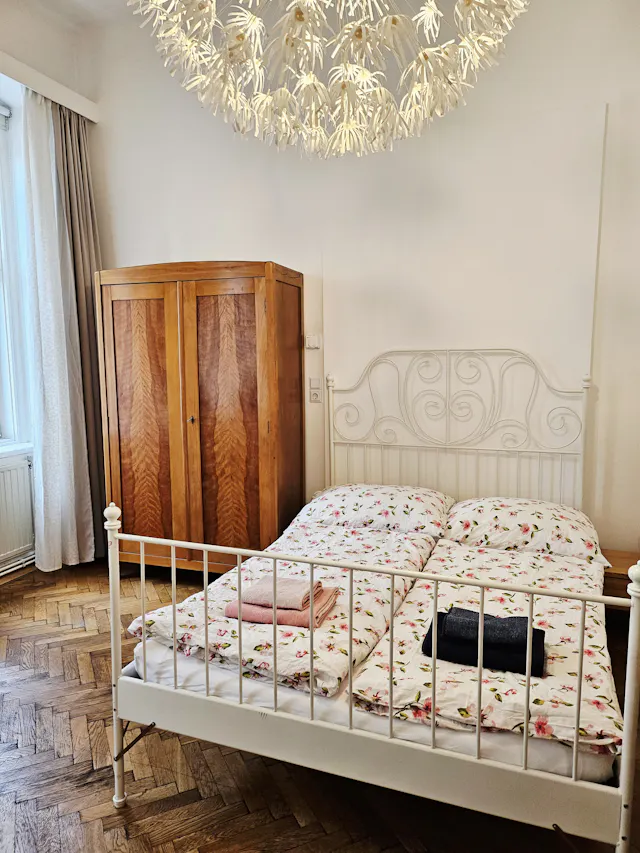 3-Bedroom Apartment in Währinger Gürtel, Vienna (1698428) room image 1