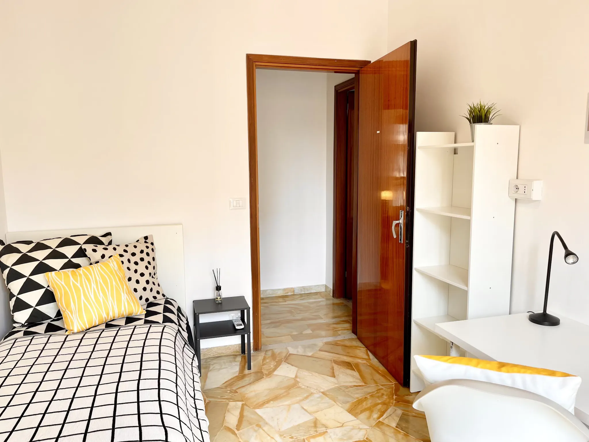 Via Caduti di Cefalonia, Florence preview