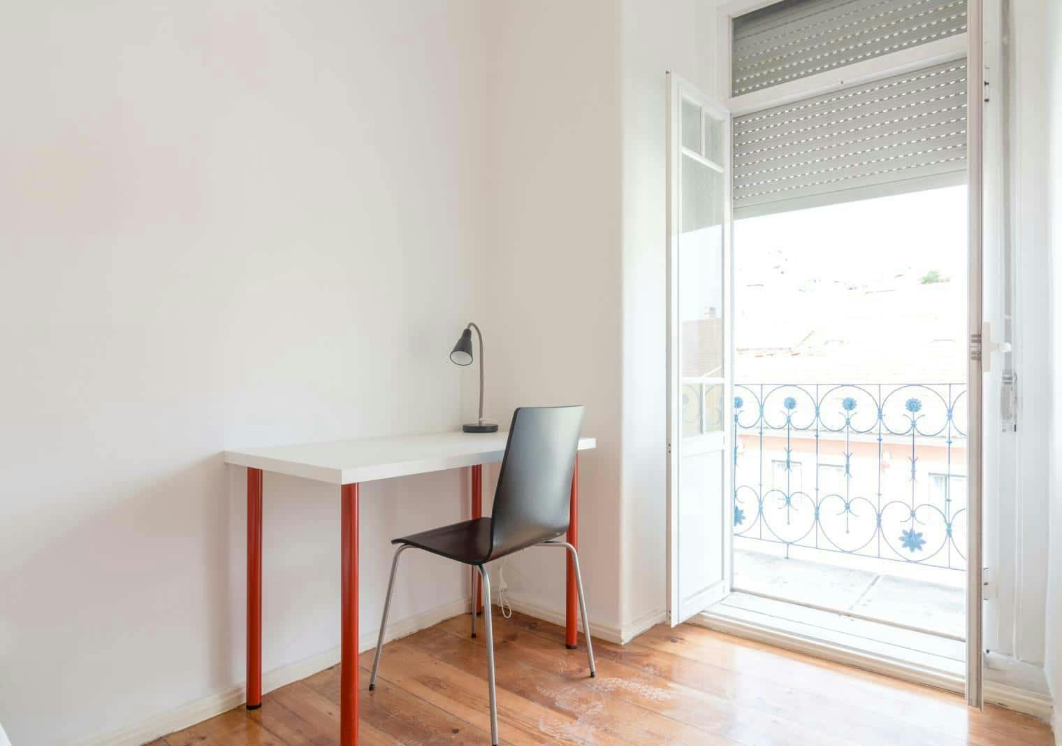 Privat rum att hyra för 525 € i månaden i Lisbon, Rua Carvalho Araújo