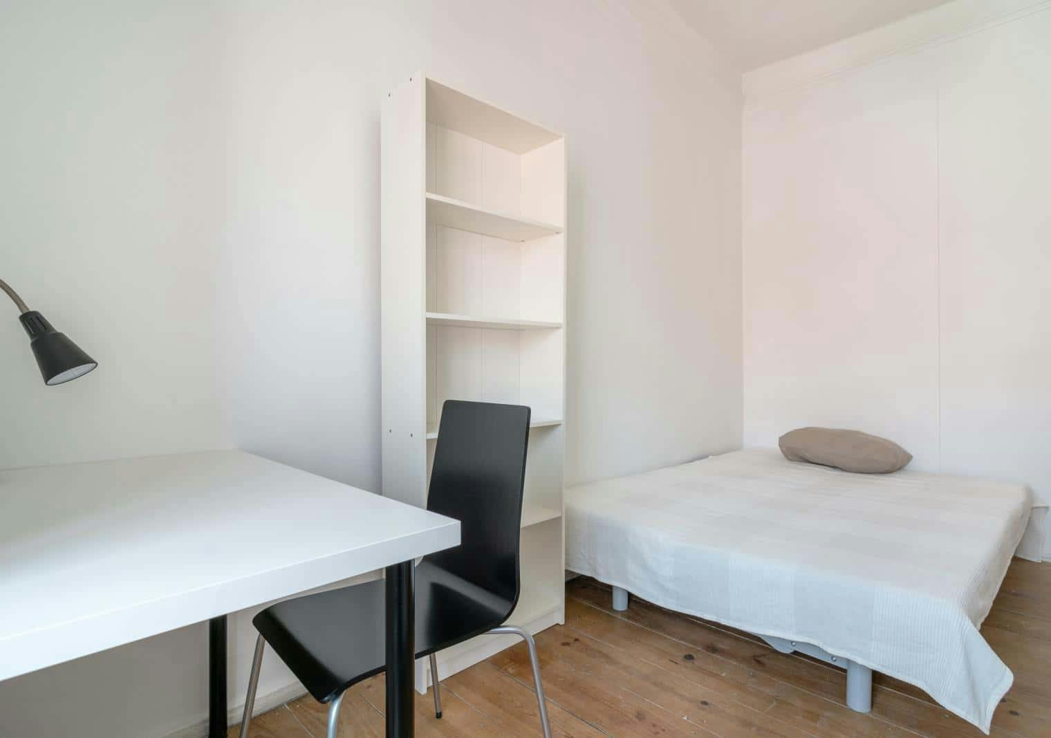 Rua Carvalho Araújo, Lisbon preview