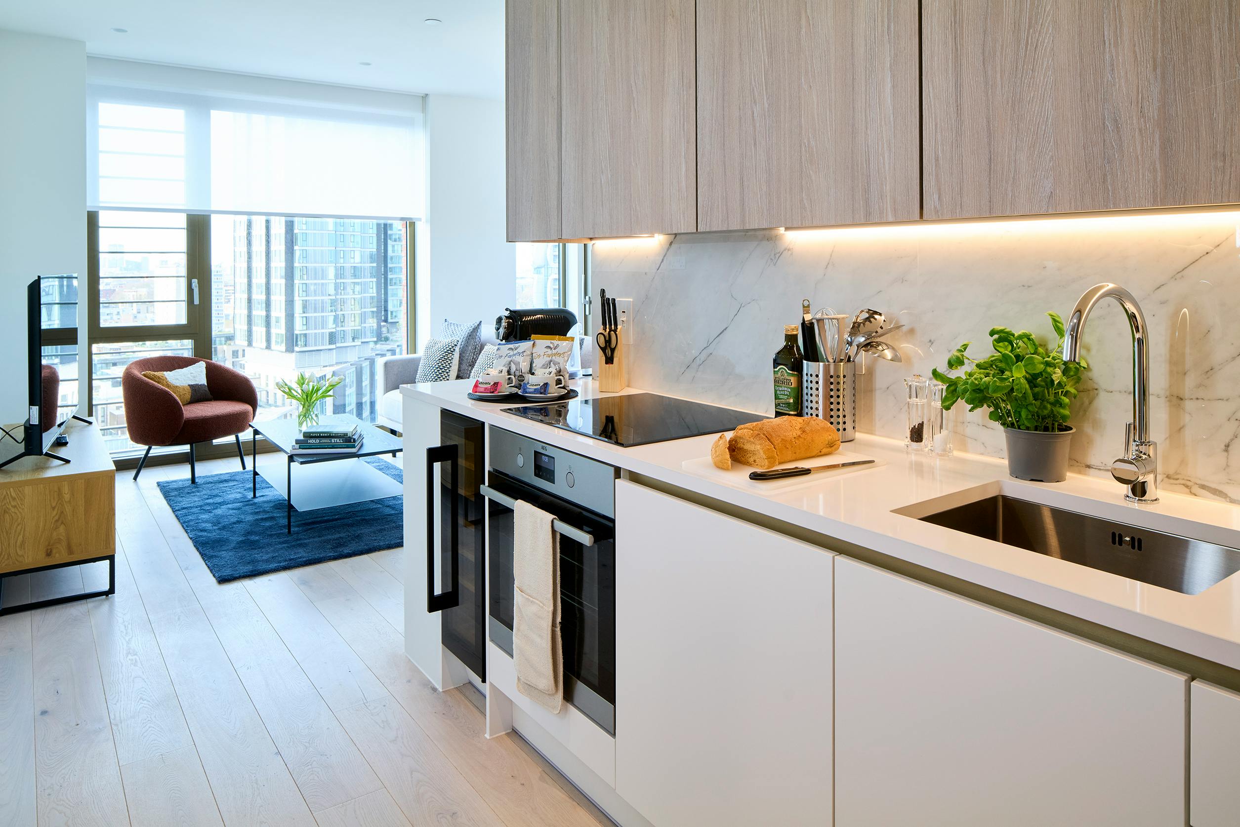 Apartment for rent for £7,500 per month in London, City Road