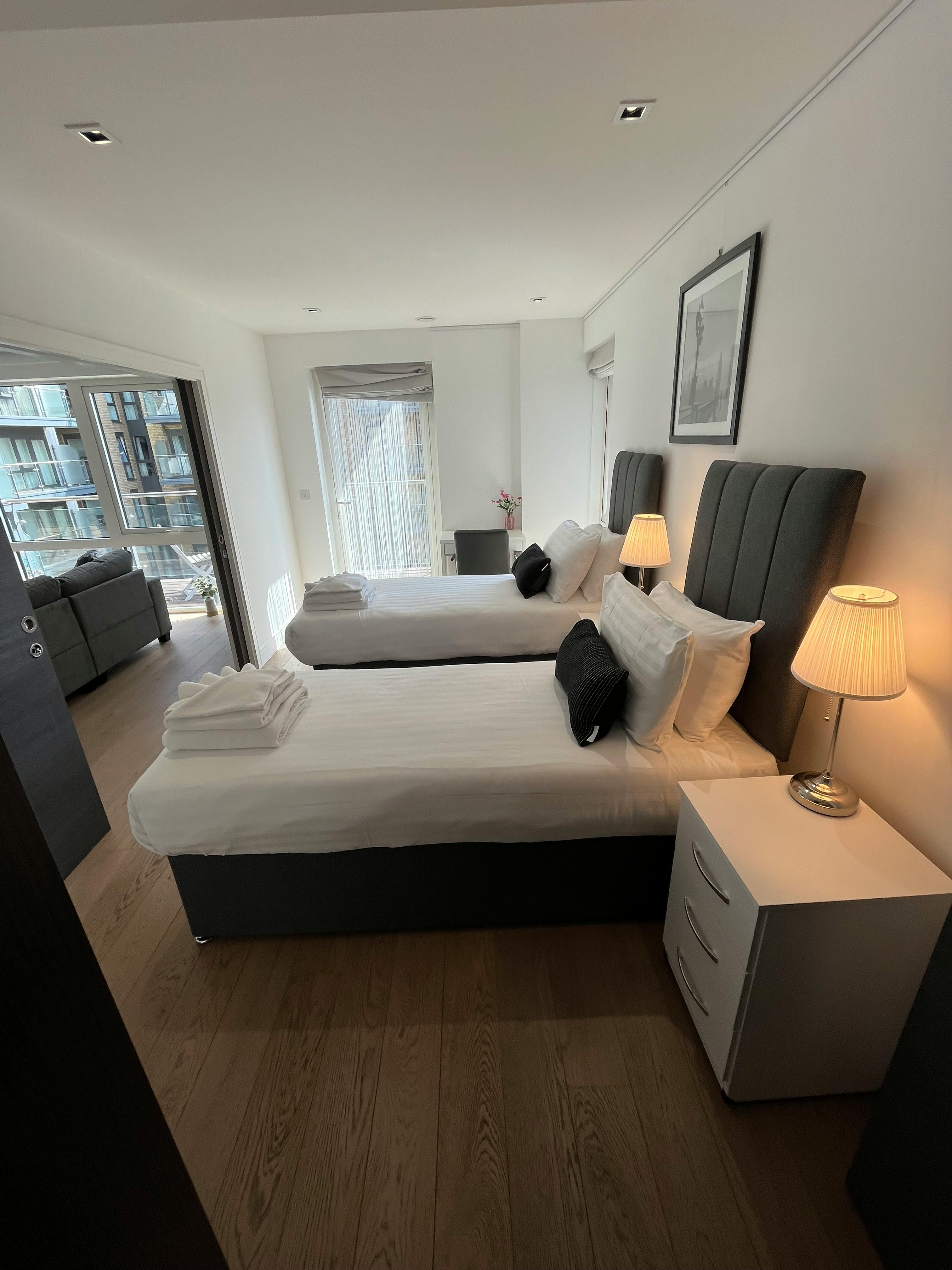 Apartment Brentford, 2 beds — photo 3