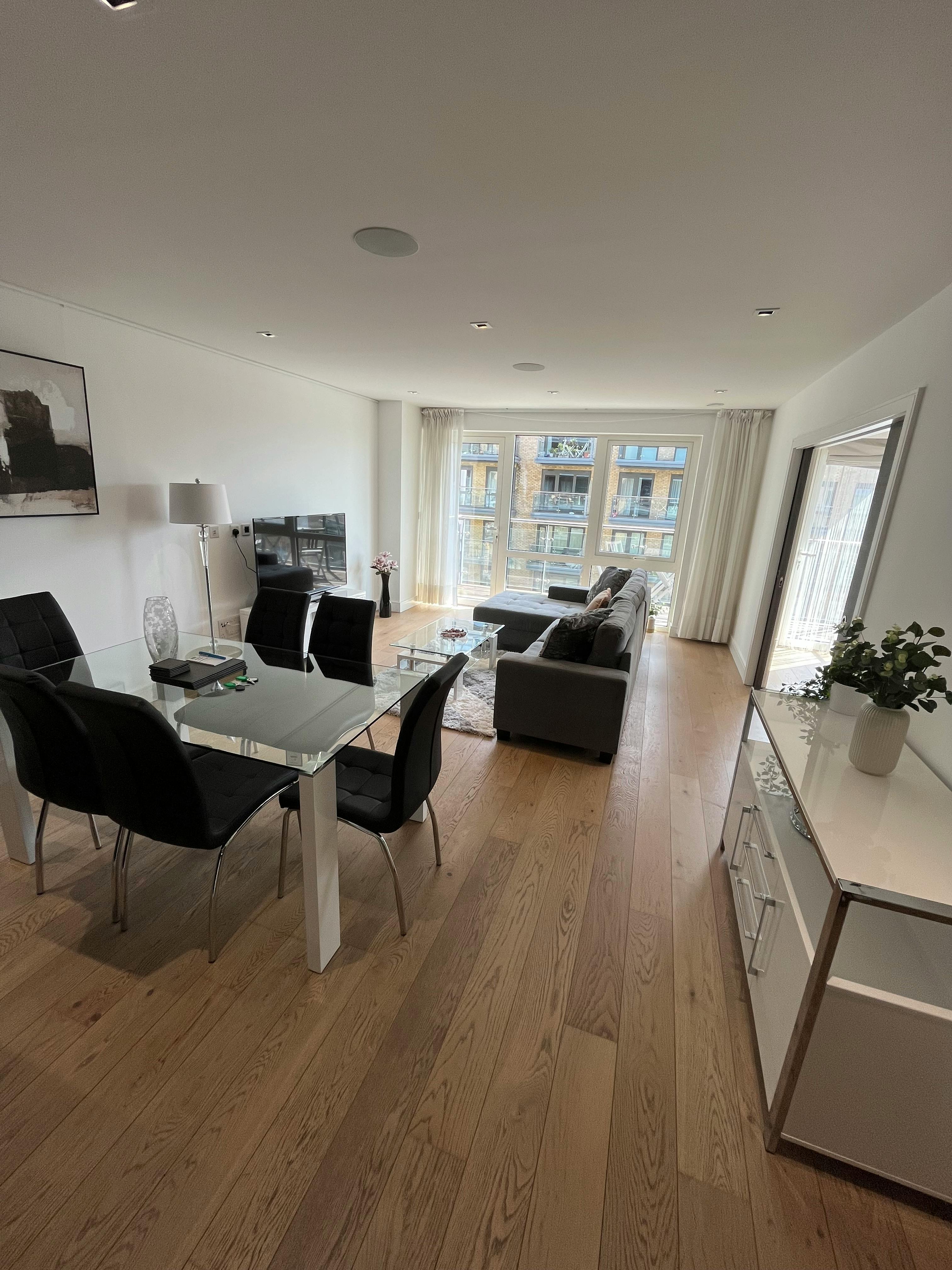 Apartment Brentford, 2 beds — photo 1