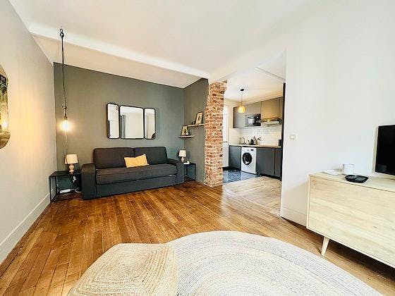 Rue de Montreuil, Paris preview