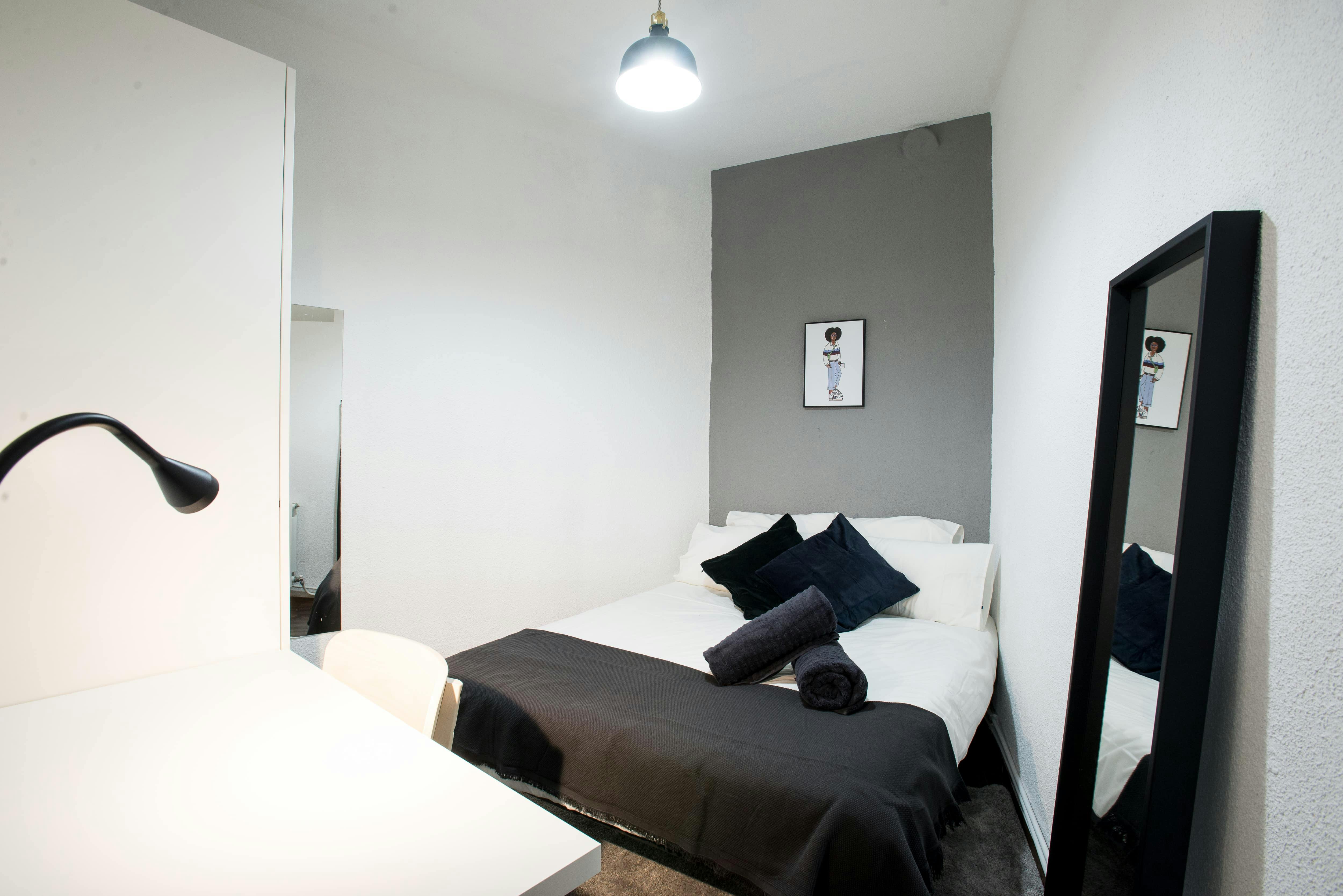 Calle de los Caños del Peral, Madrid preview