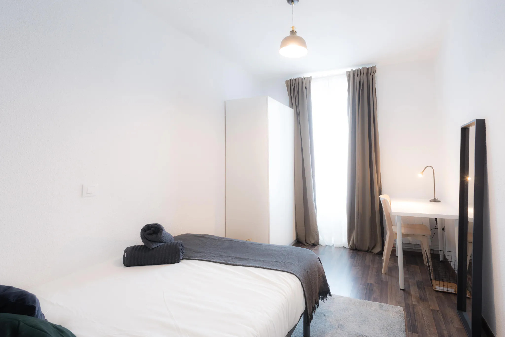 Calle de los Caños del Peral, Madrid preview