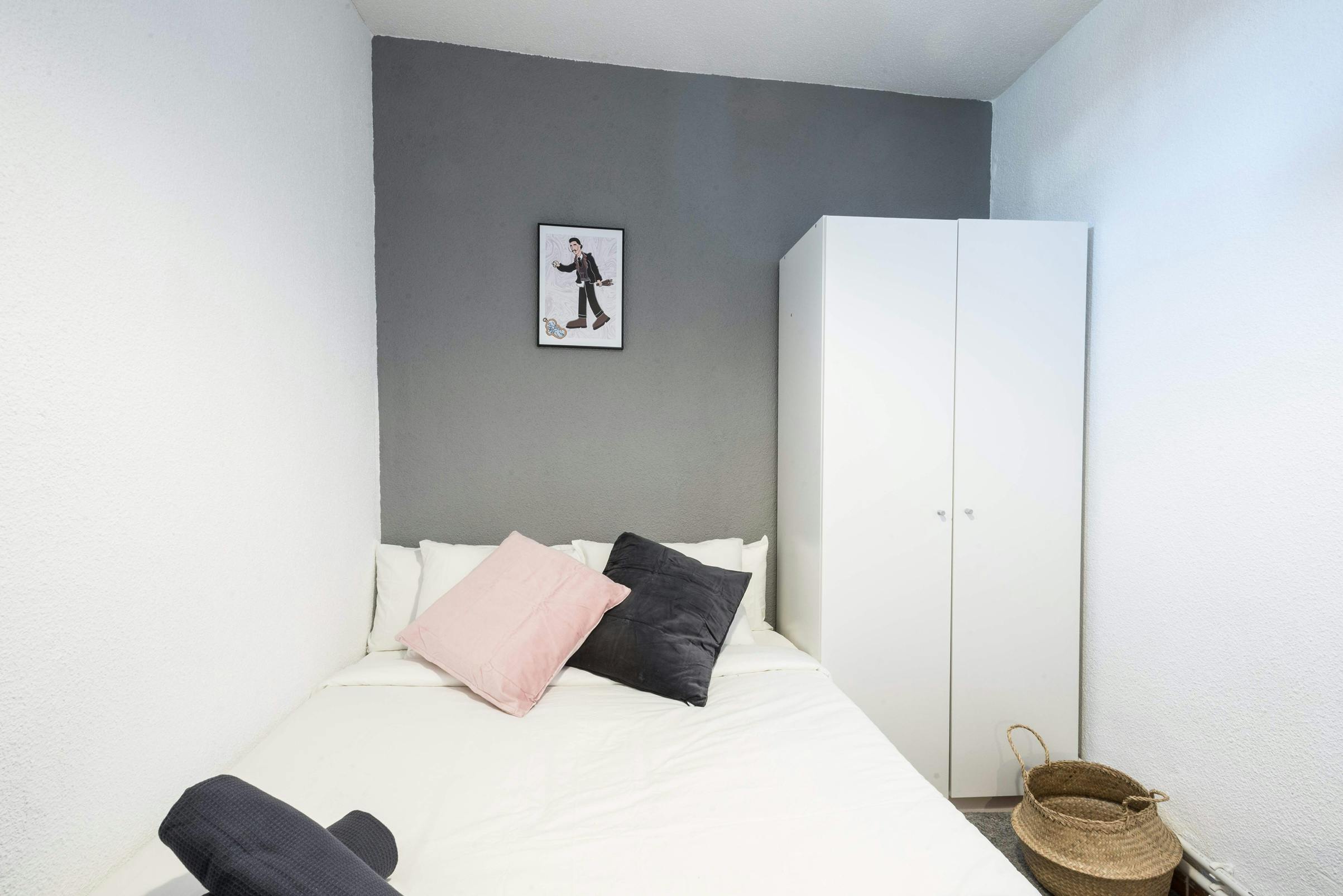 Calle de los Caños del Peral, Madrid preview