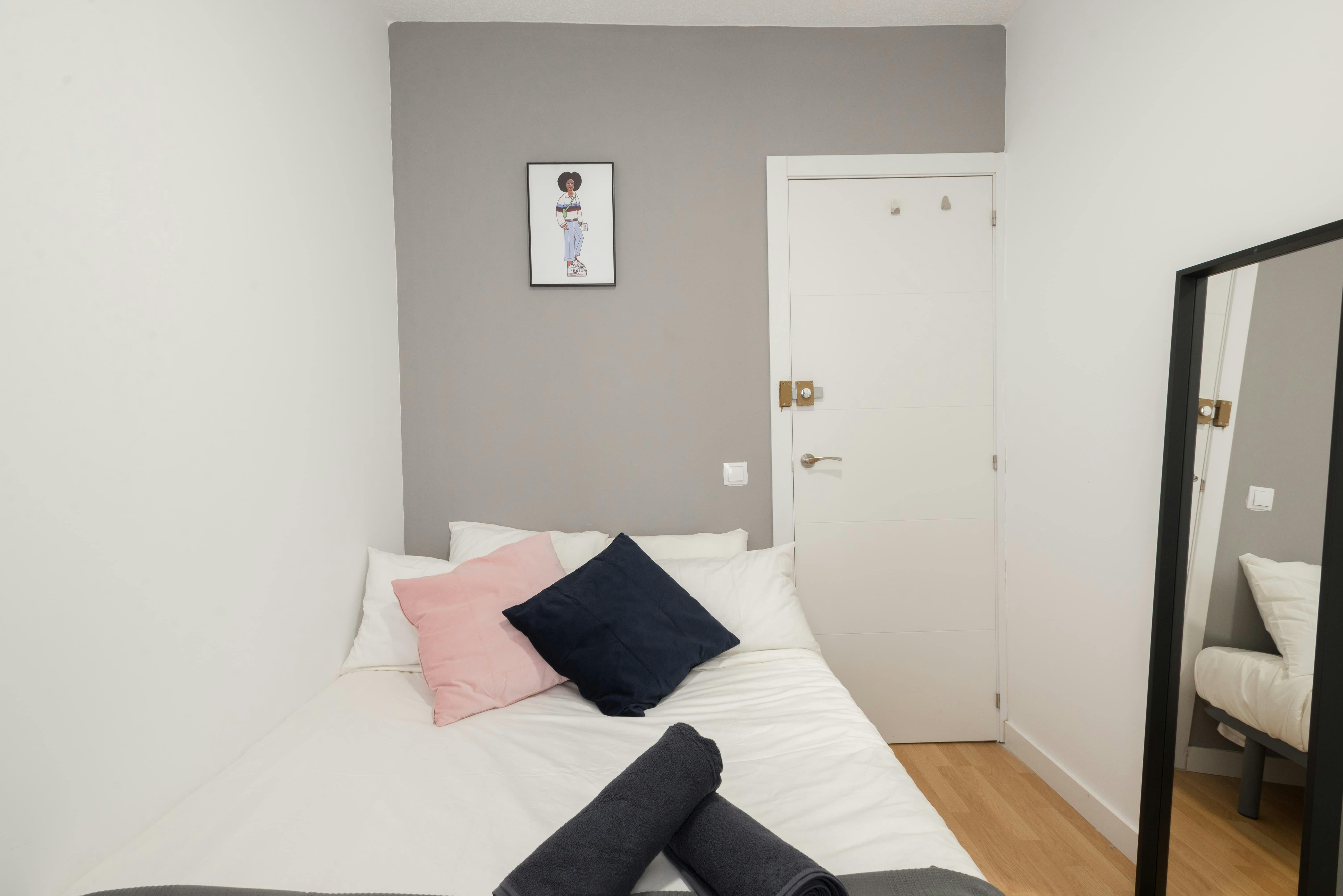 Calle de Cedaceros, Madrid preview