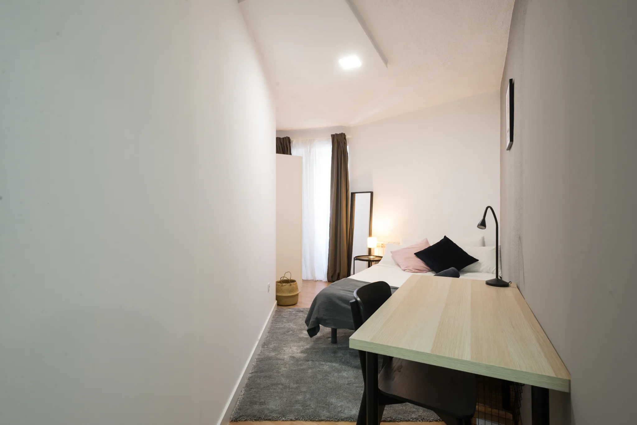 Calle de Cedaceros, Madrid preview