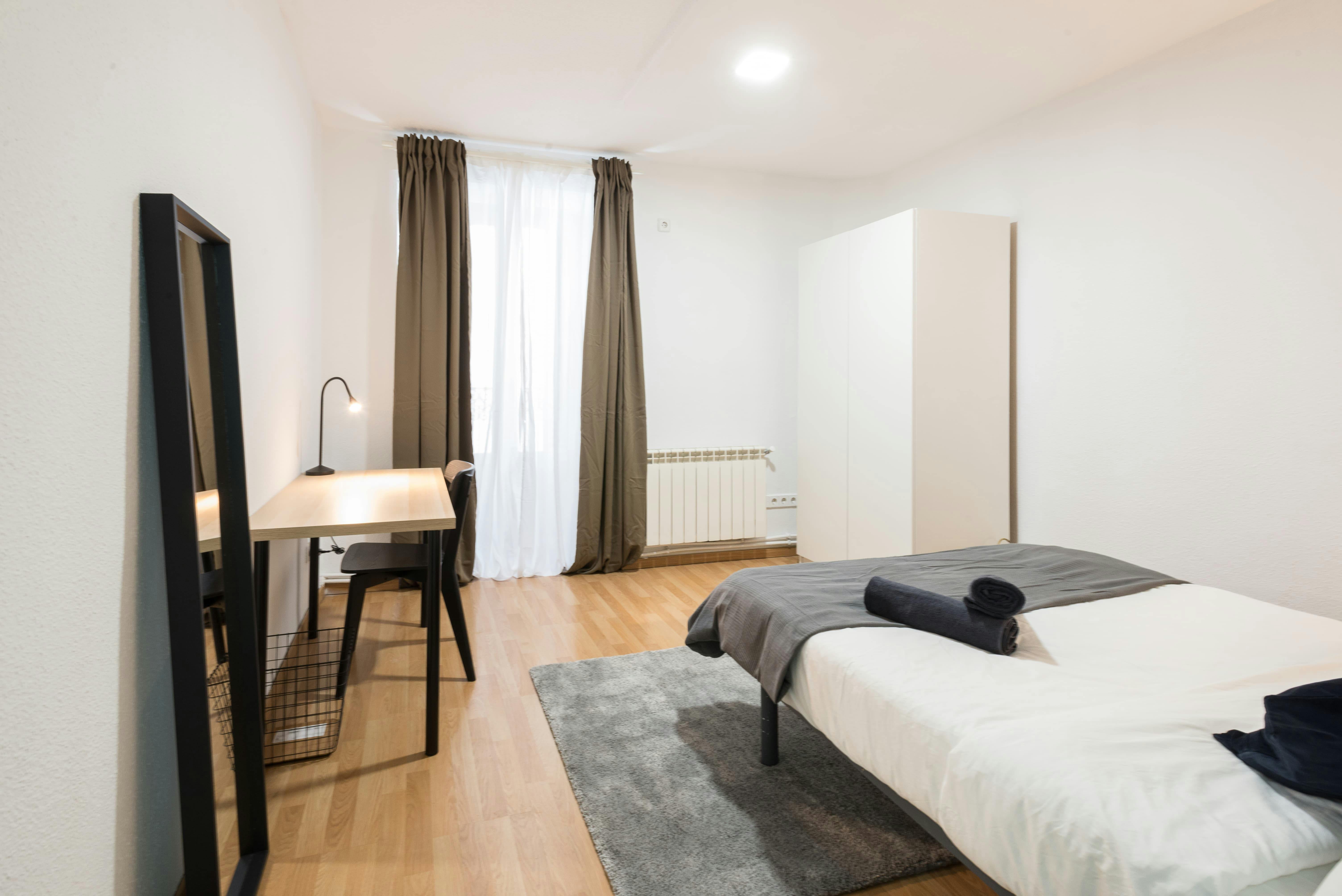 Calle de Cedaceros, Madrid preview