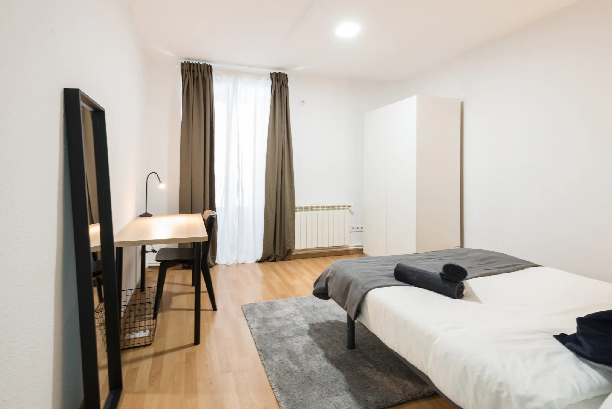 Calle de Cedaceros, Madrid preview