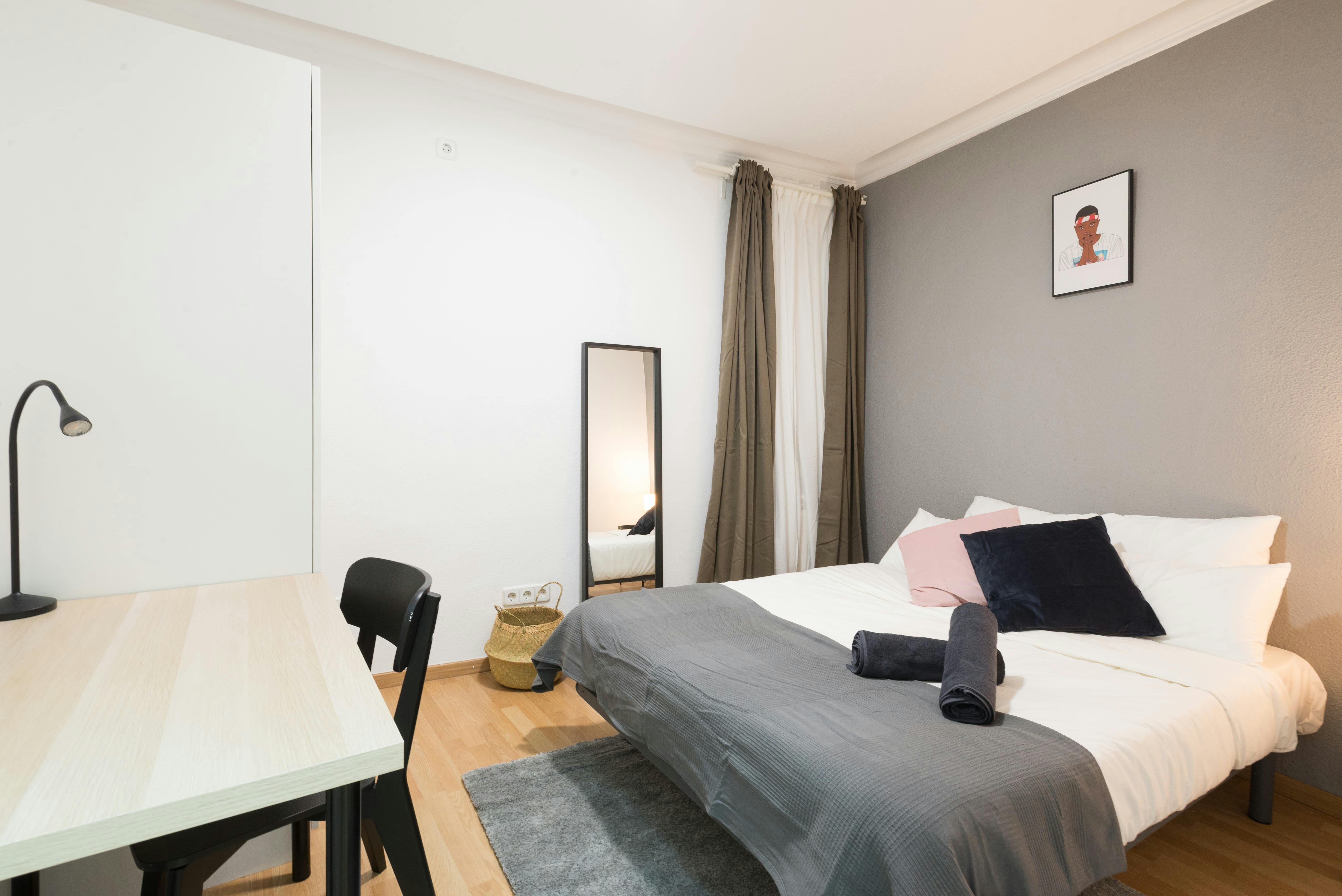 Calle de Cedaceros, Madrid preview