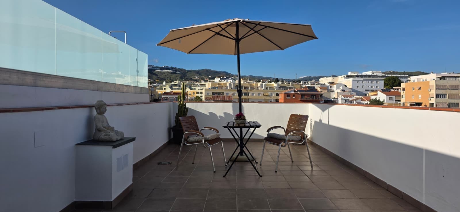 Mieszkanie do wynajęcia za 1200 € miesięcznie w mieście Torre de Benagalbón, Avenida de la Torre