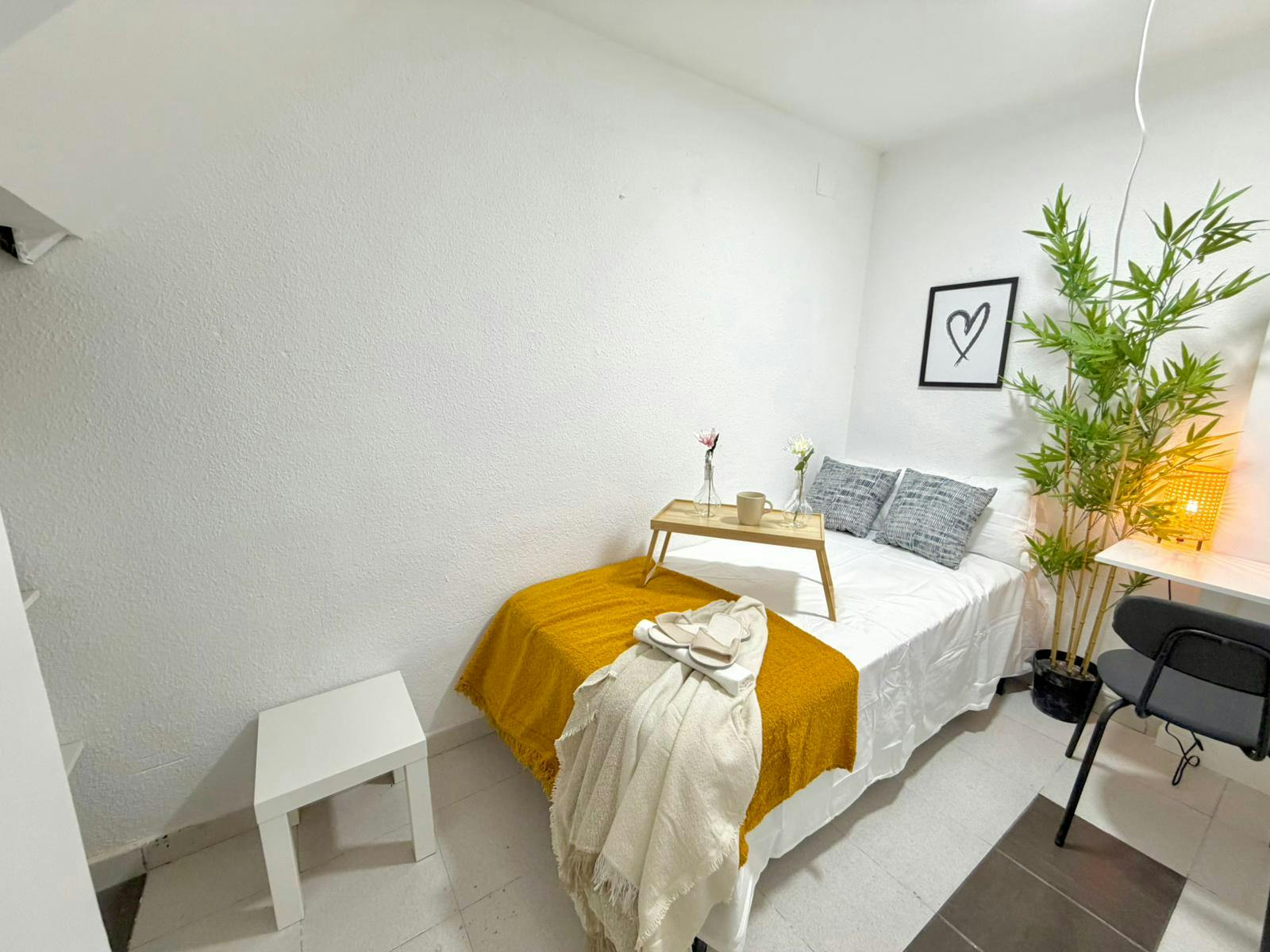 Mehrbettzimmer zu mieten für 499 € pro Monat in Madrid, Calle de Hortaleza