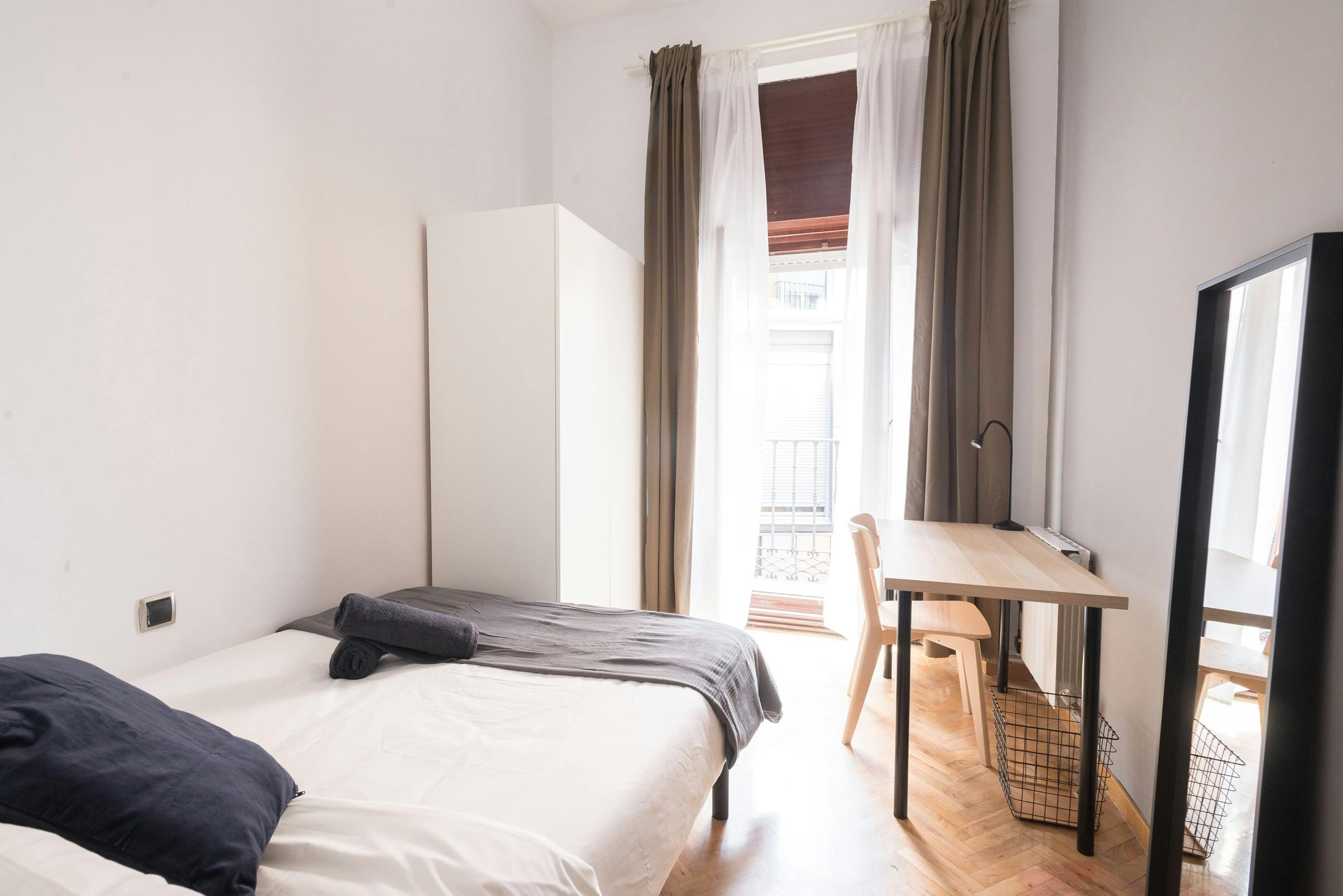 Calle Costanilla de Santiago, Ampudia preview