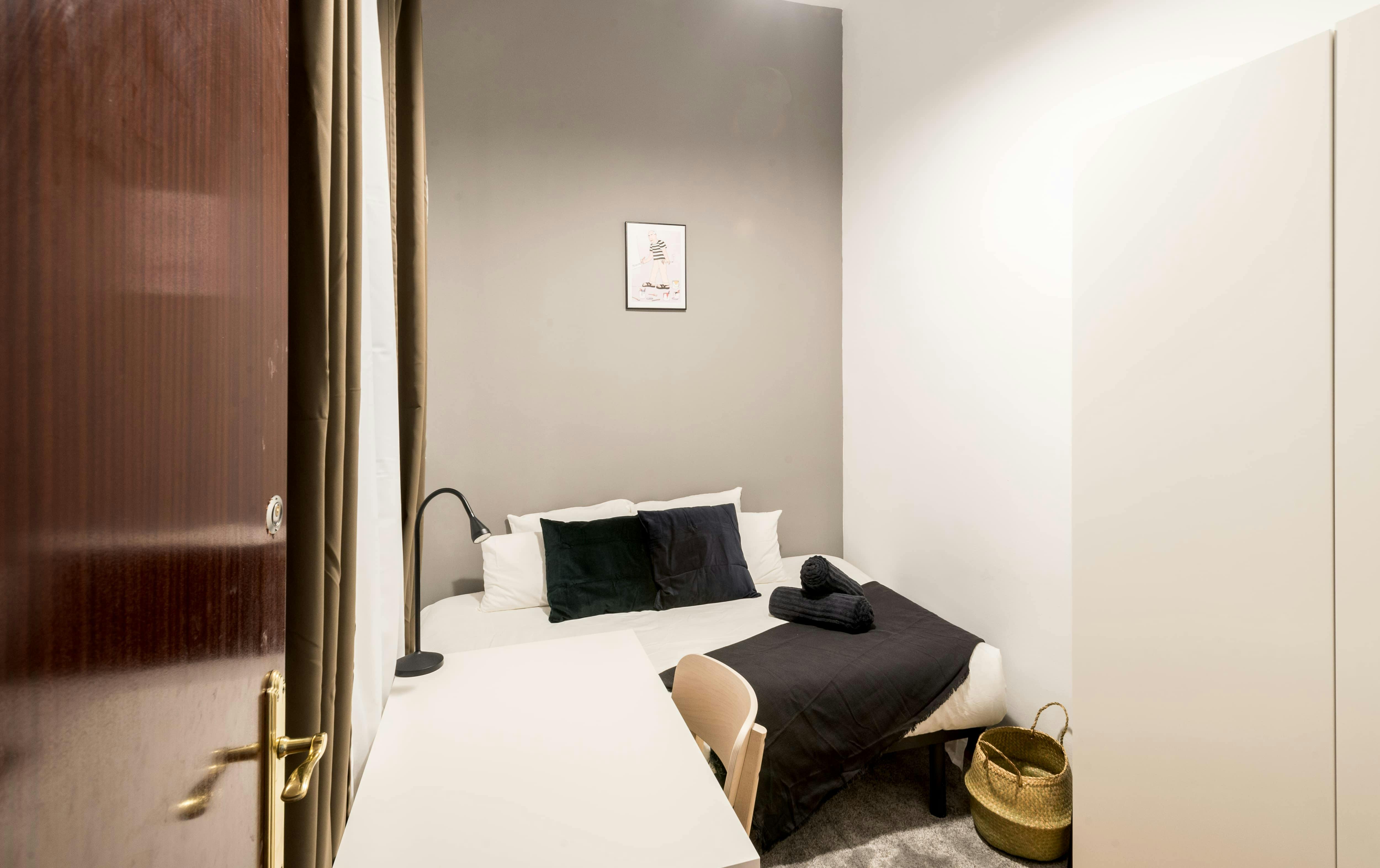 Calle Costanilla de Santiago, Ampudia preview