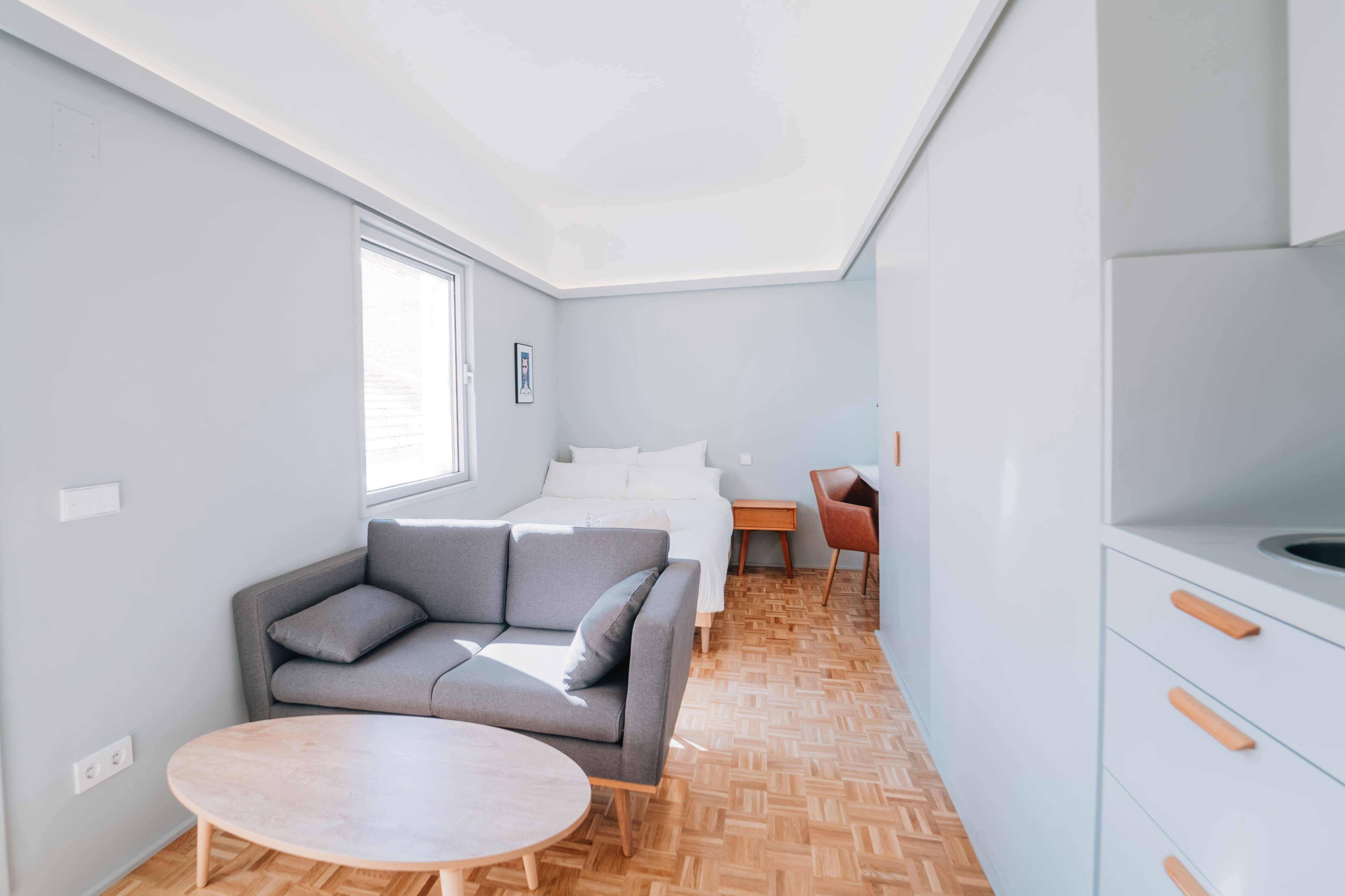 Calle de Oudrid, Madrid preview