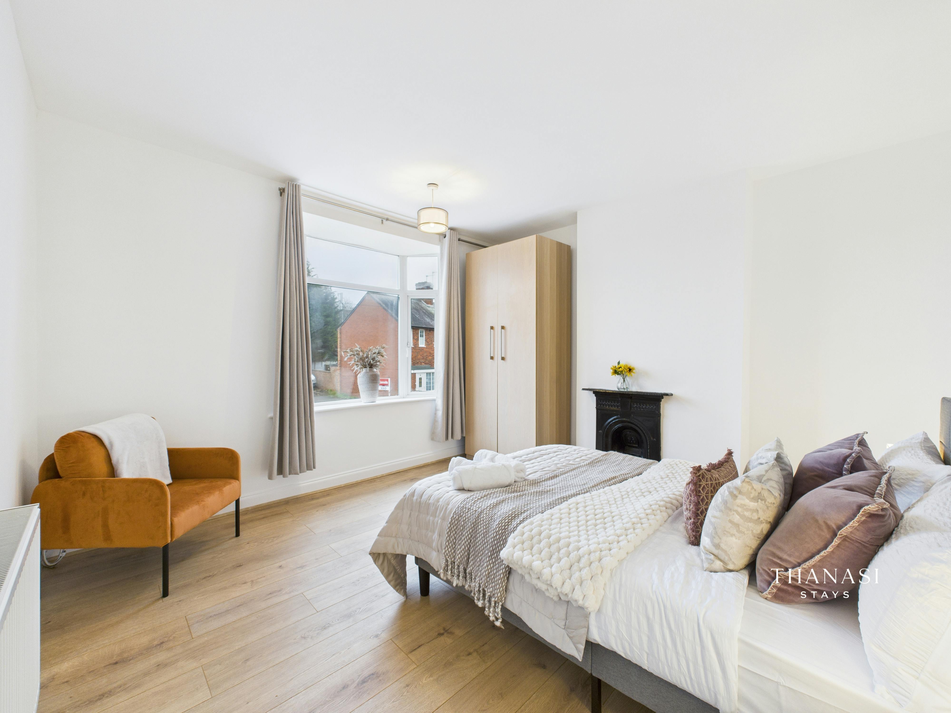 Huis te huur voor £ 3.000 per maand in Oadby, Sandhurst Street