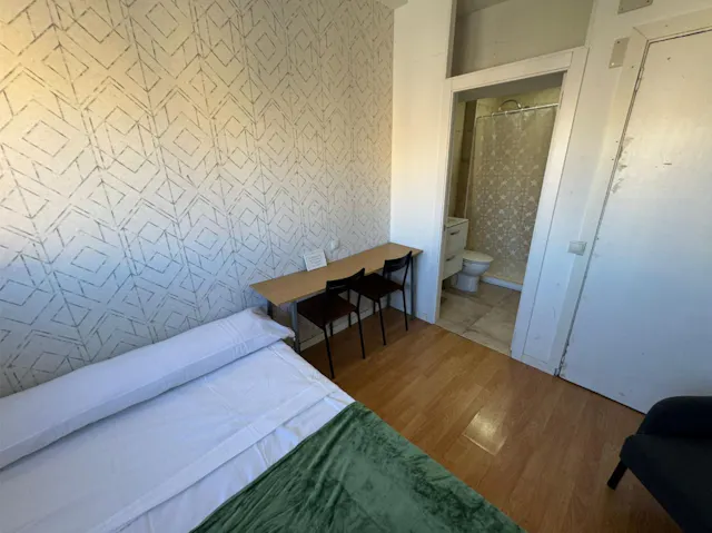 Private room in Calle de Sánchez Barcáiztegui, Madrid (1699062) room image 2