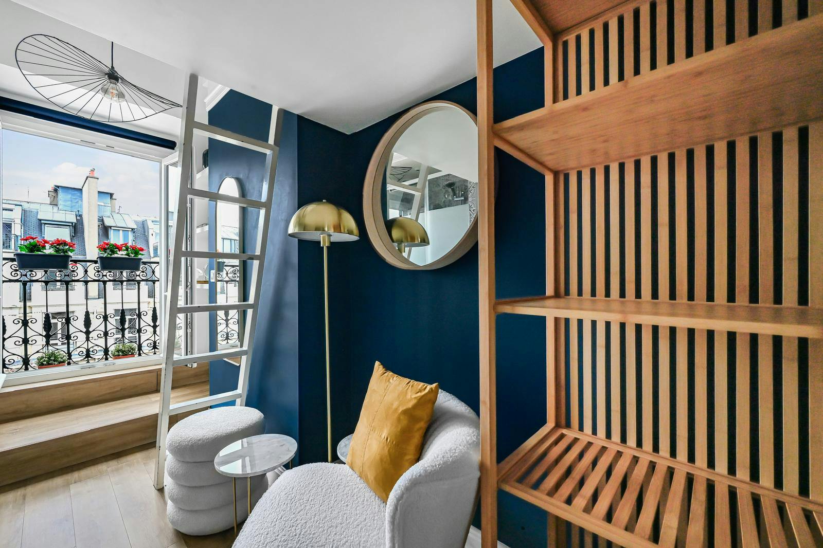 Garsonieră de închiriat pentru 994 EUR pe lună în Paris, Avenue de la Bourdonnais