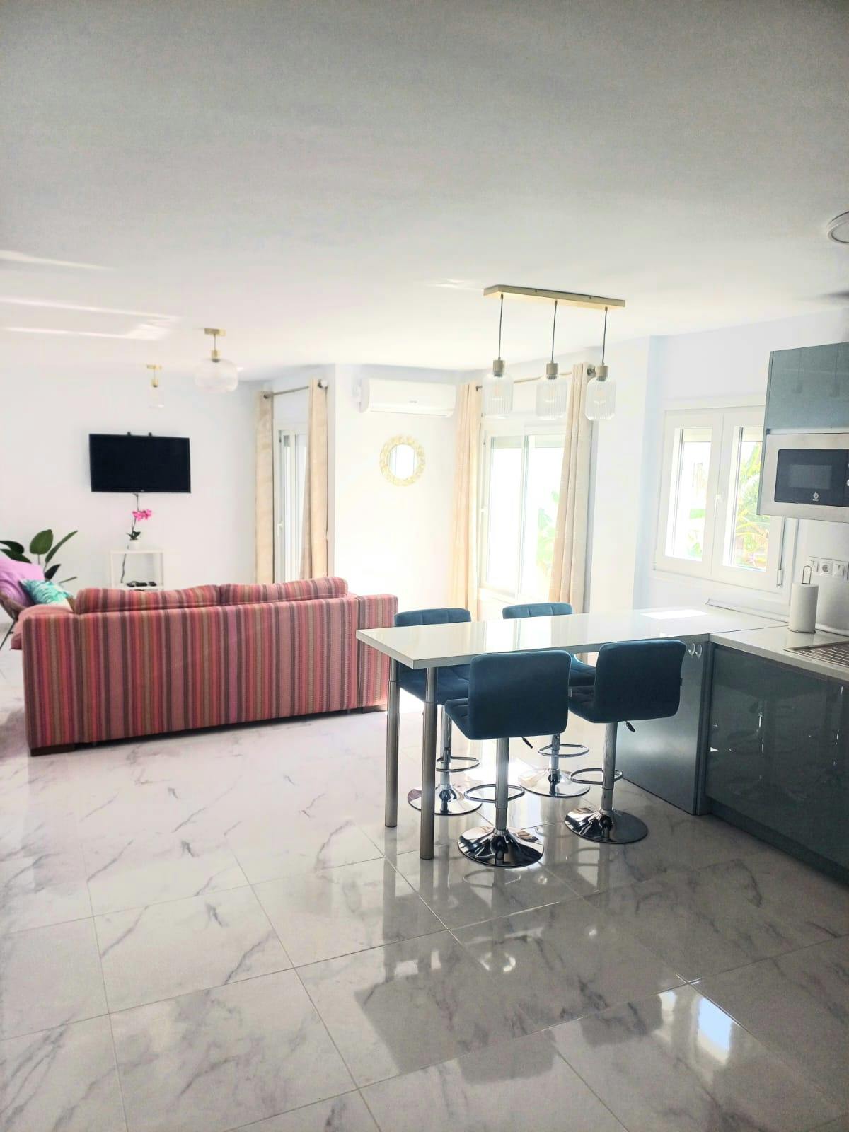 Appartement te huur voor € 2.300 per maand in Málaga, Calle Duquesa de Arcos