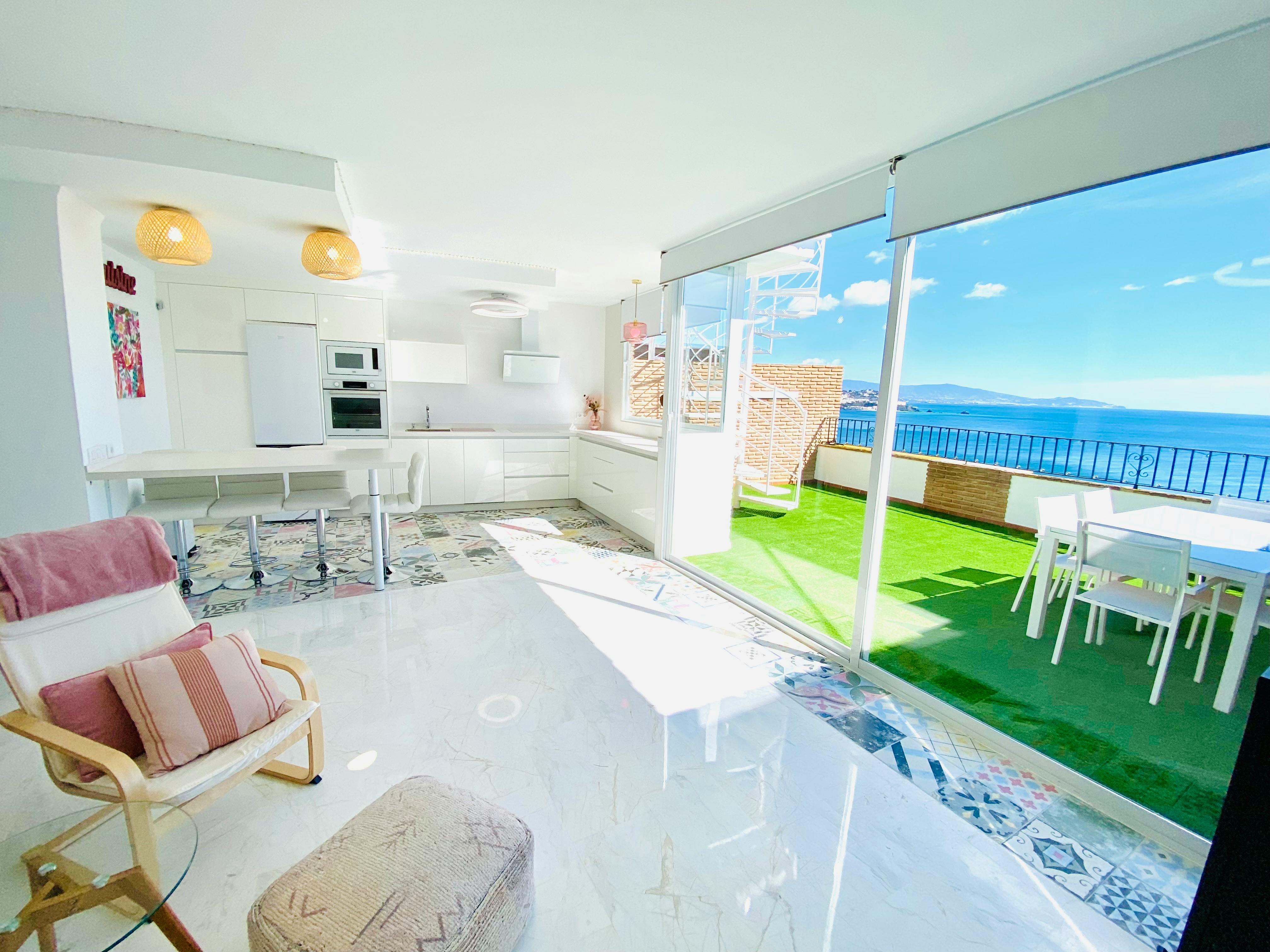 Apartament de închiriat pentru 1.950 EUR pe lună în Almuñécar, Avenida Marina del Este