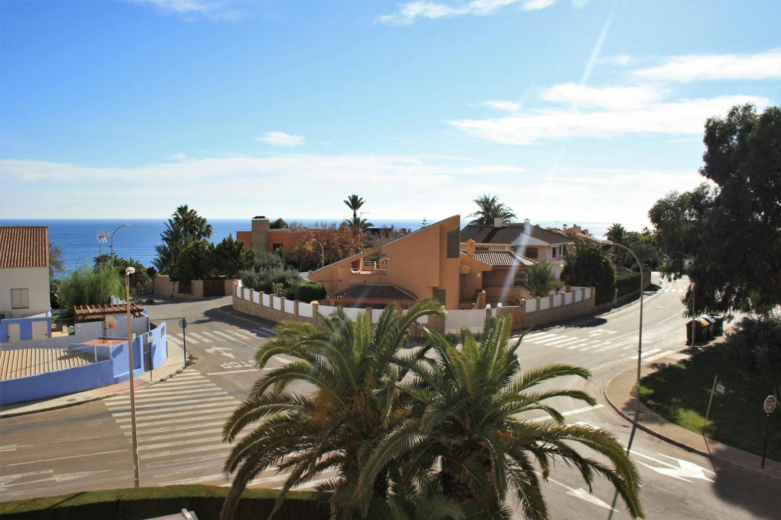 Mieszkanie do wynajęcia za 850 € miesięcznie w mieście Dehesa de Campoamor, Calle Concha Espina