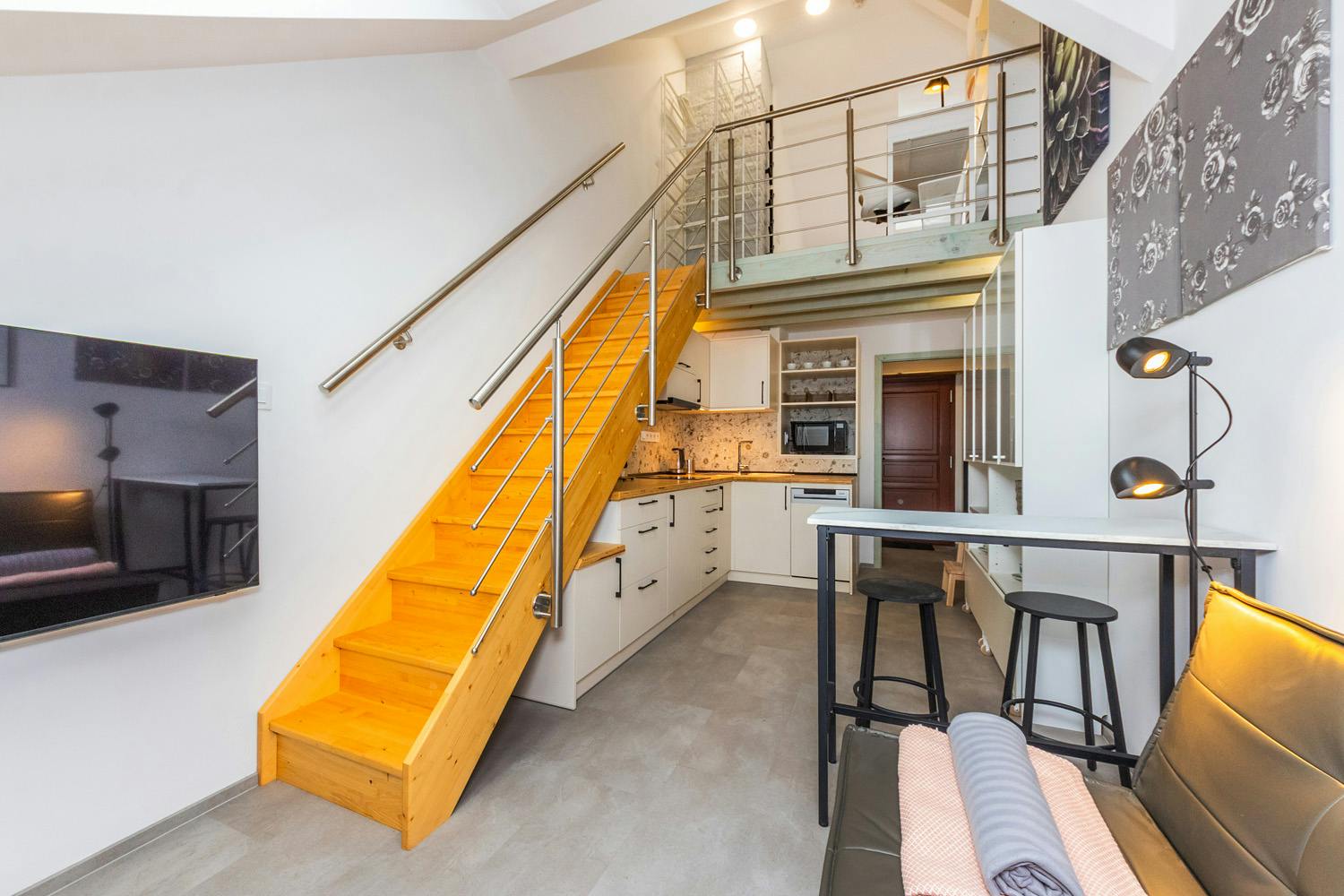 Studio à louer pour 28 034 CZK/mois à Hlavní město Praha, Na Zámecké