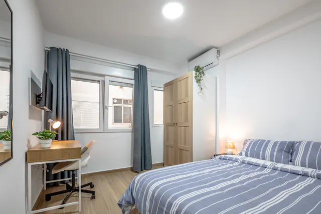 Private room in Carrer del Pintor Maella, Valencia (1699444) room image 1