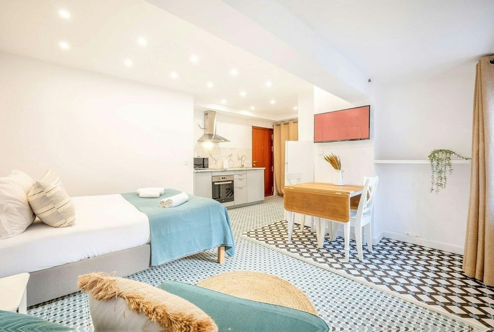 Rua do Meio à Ajuda, Lisbon preview