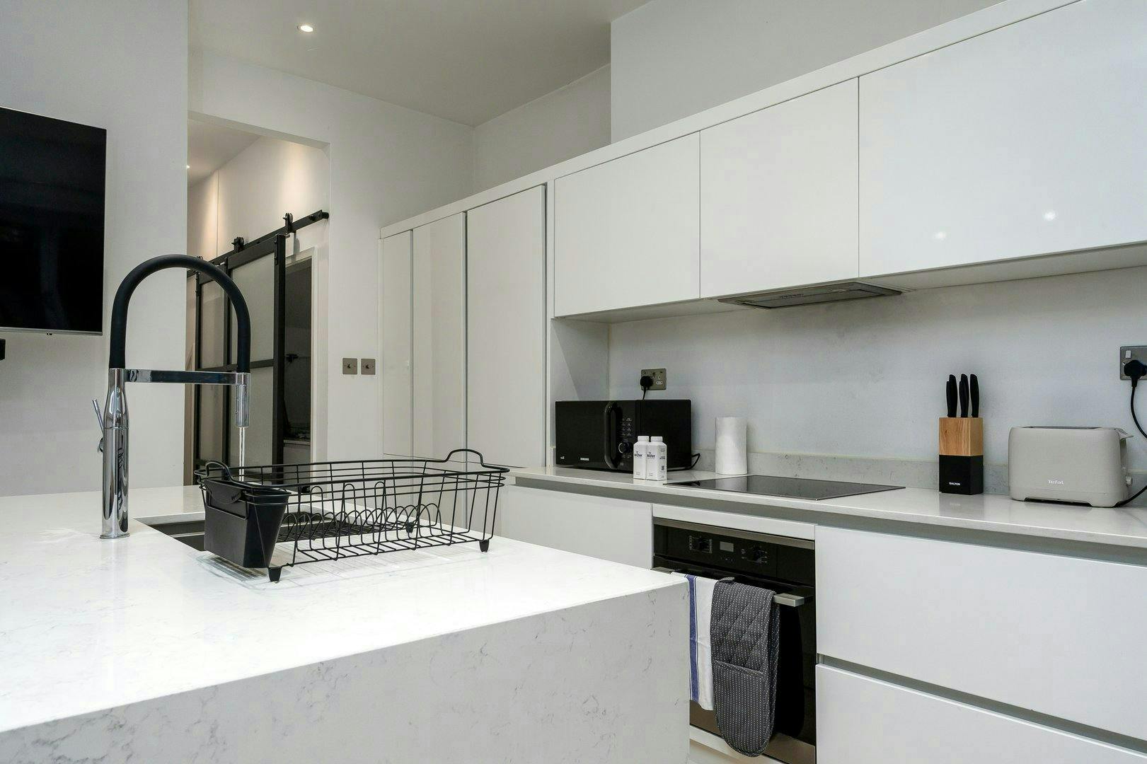 Apartment London, 2 beds — photo 8